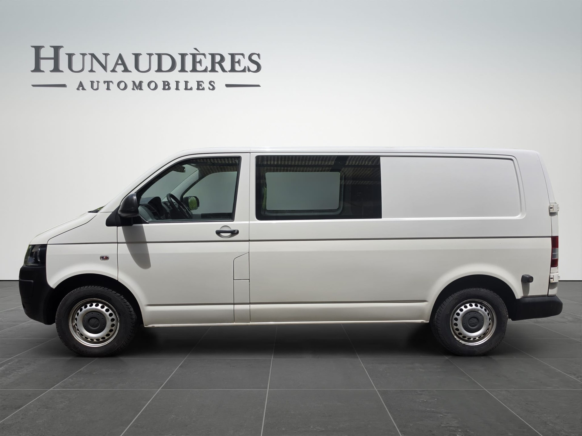 VW T5 2.0 TDI-image-1