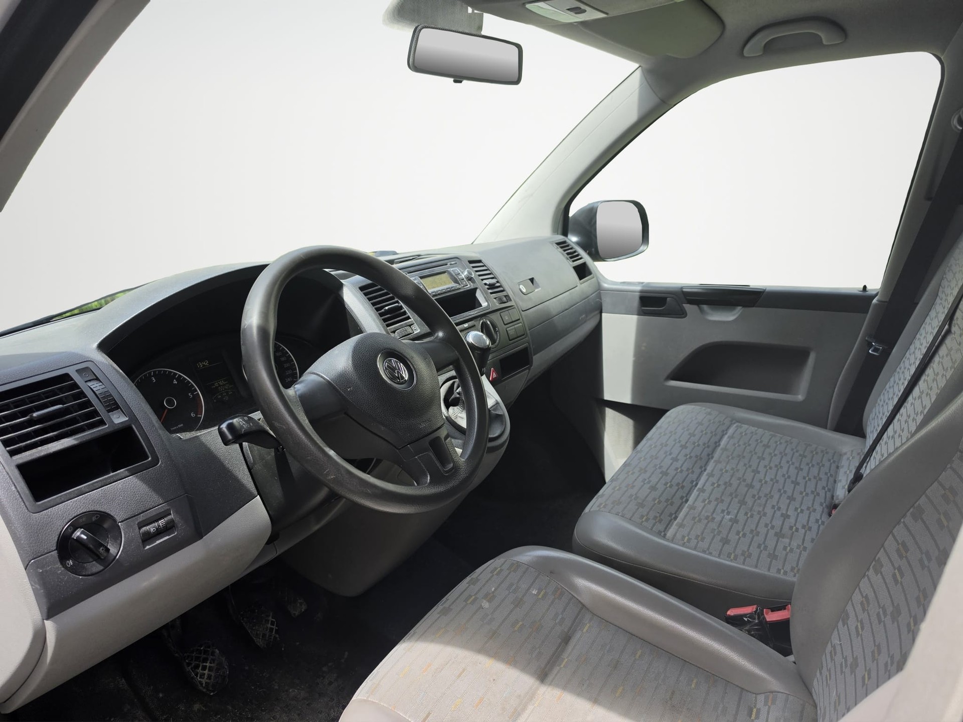VW T5 2.0 TDI-image-5
