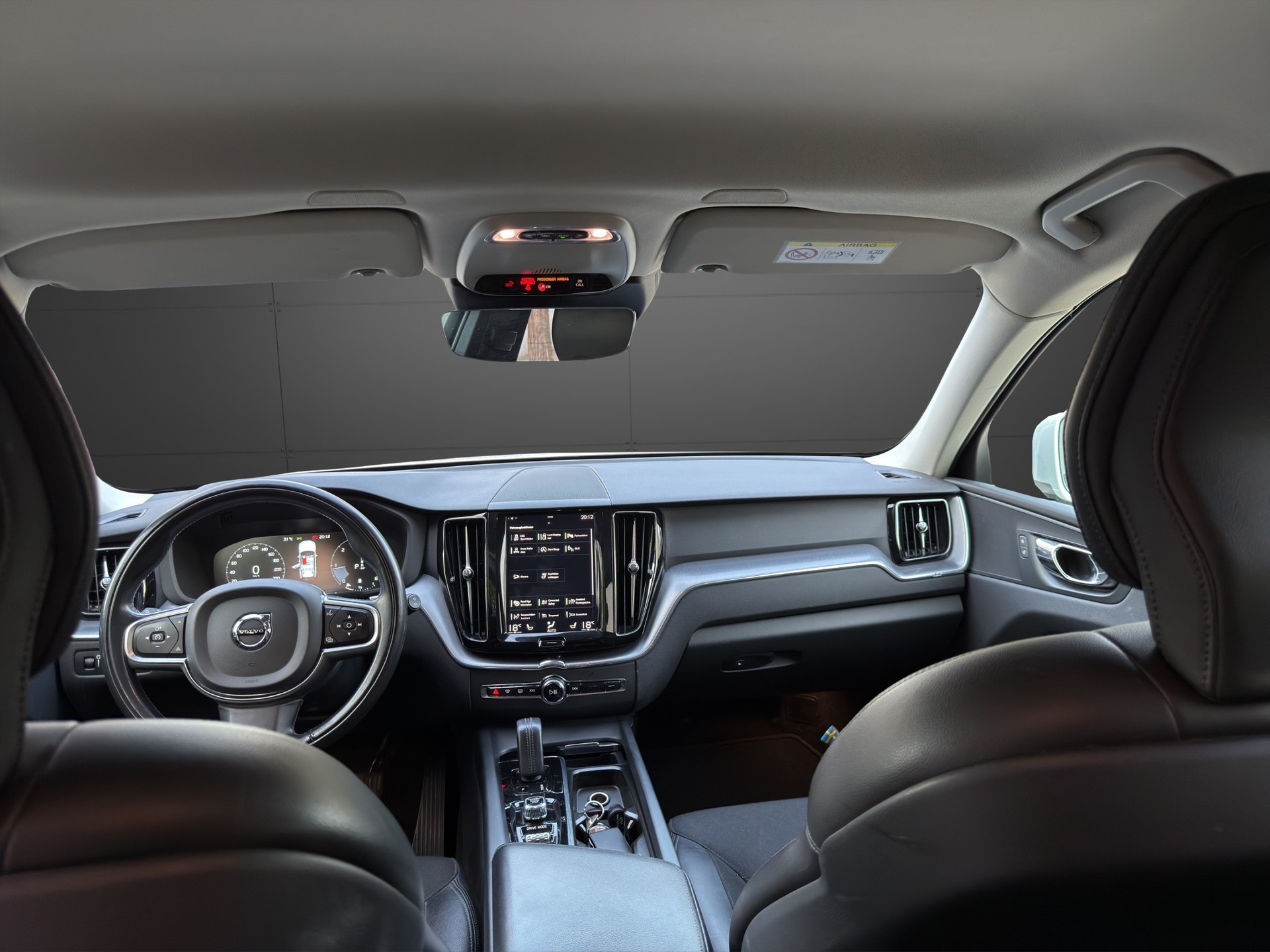 VOLVO XC60 B4 Diesel Mild Hybrid AWD Inscription Geartronic-image-11