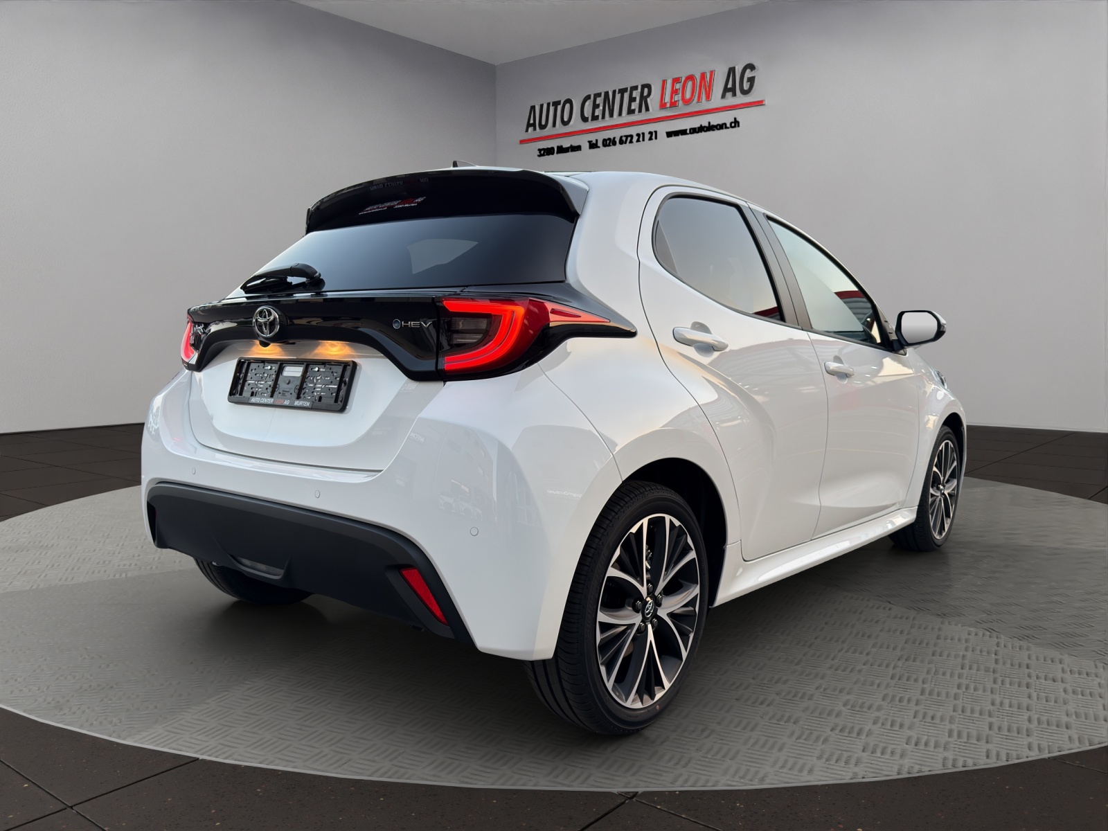 TOYOTA Yaris 1.5 Teamplayer e-CVT-image-5