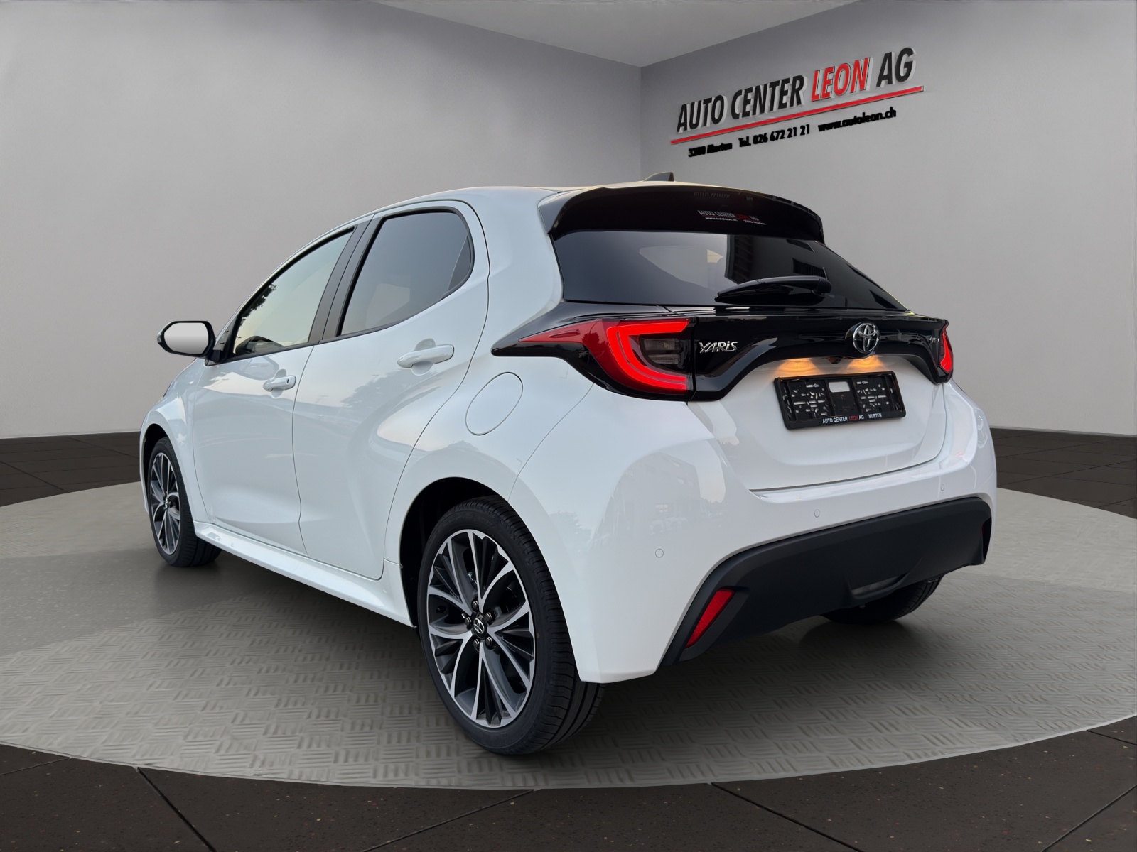 TOYOTA Yaris 1.5 Teamplayer e-CVT-image-3