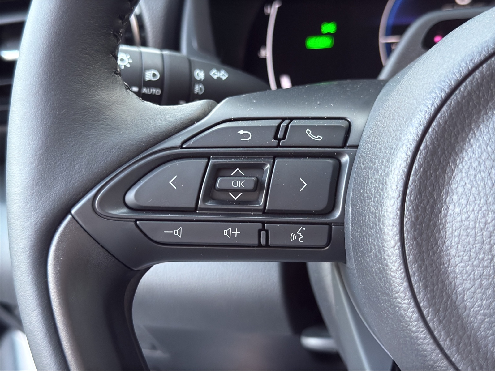 TOYOTA Yaris 1.5 Teamplayer e-CVT-image-24