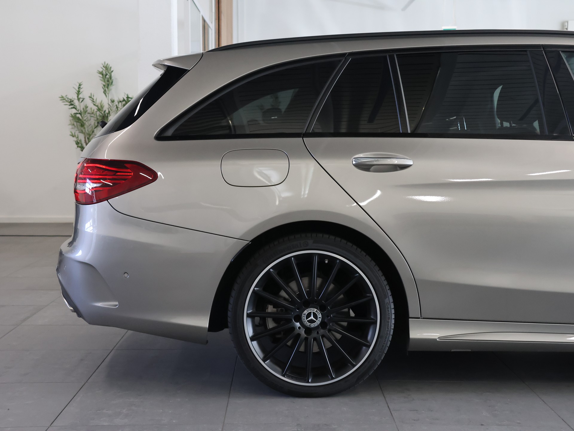 MERCEDES-BENZ C 200 Swiss Star 4M 9G-Tronic *Sitzheizung* *Panormadach* *Burmester*-image-6