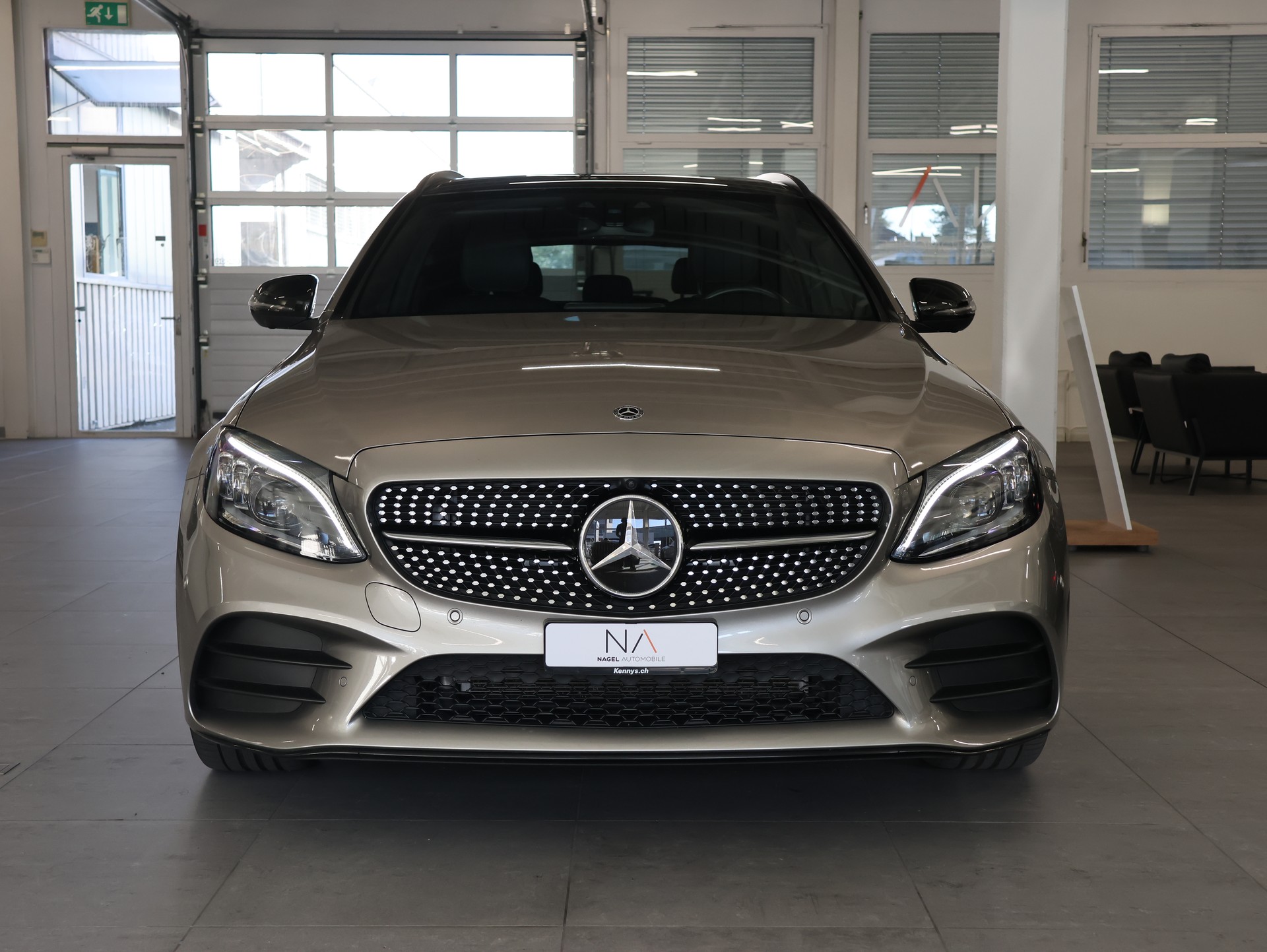 MERCEDES-BENZ C 200 Swiss Star 4M 9G-Tronic *Sitzheizung* *Panormadach* *Burmester*-showroom-element-2