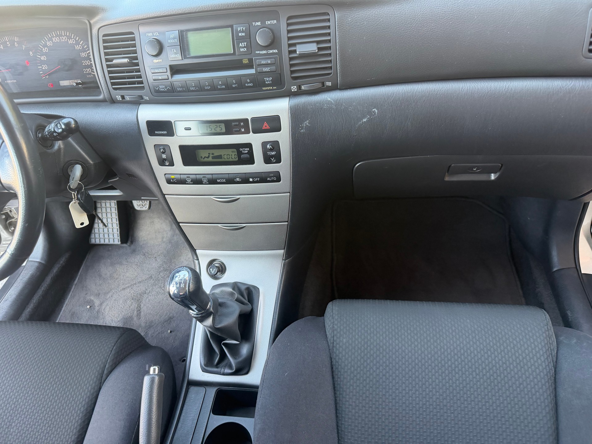 TOYOTA Corolla 1.6 Linea Sol-image-8