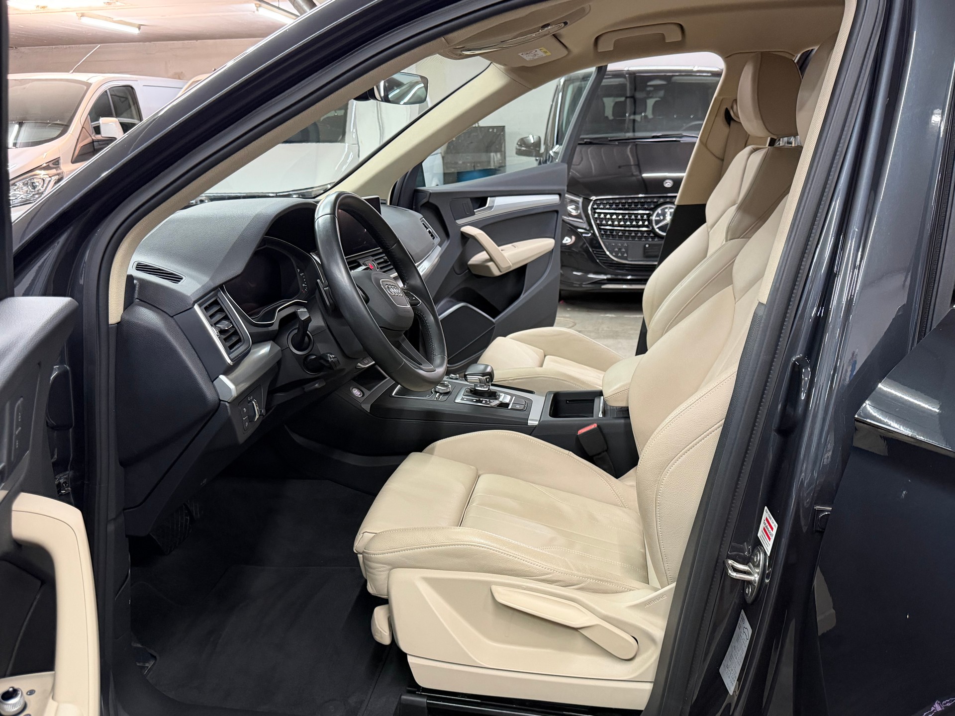 AUDI Q5 55 TFSI e sport quattro-image-15