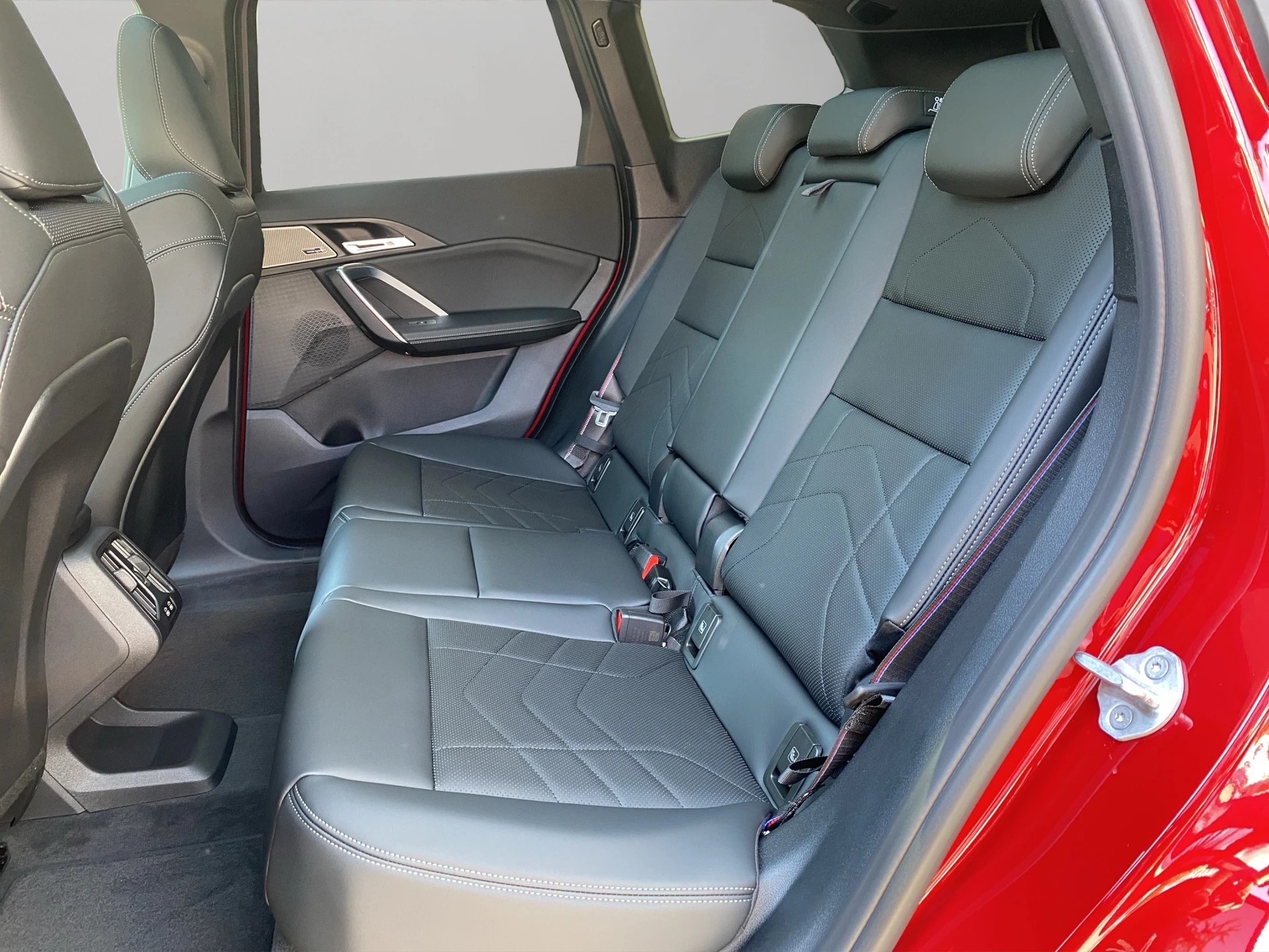 BMW iX1 xDrive 30 M Sport Pro-image-16