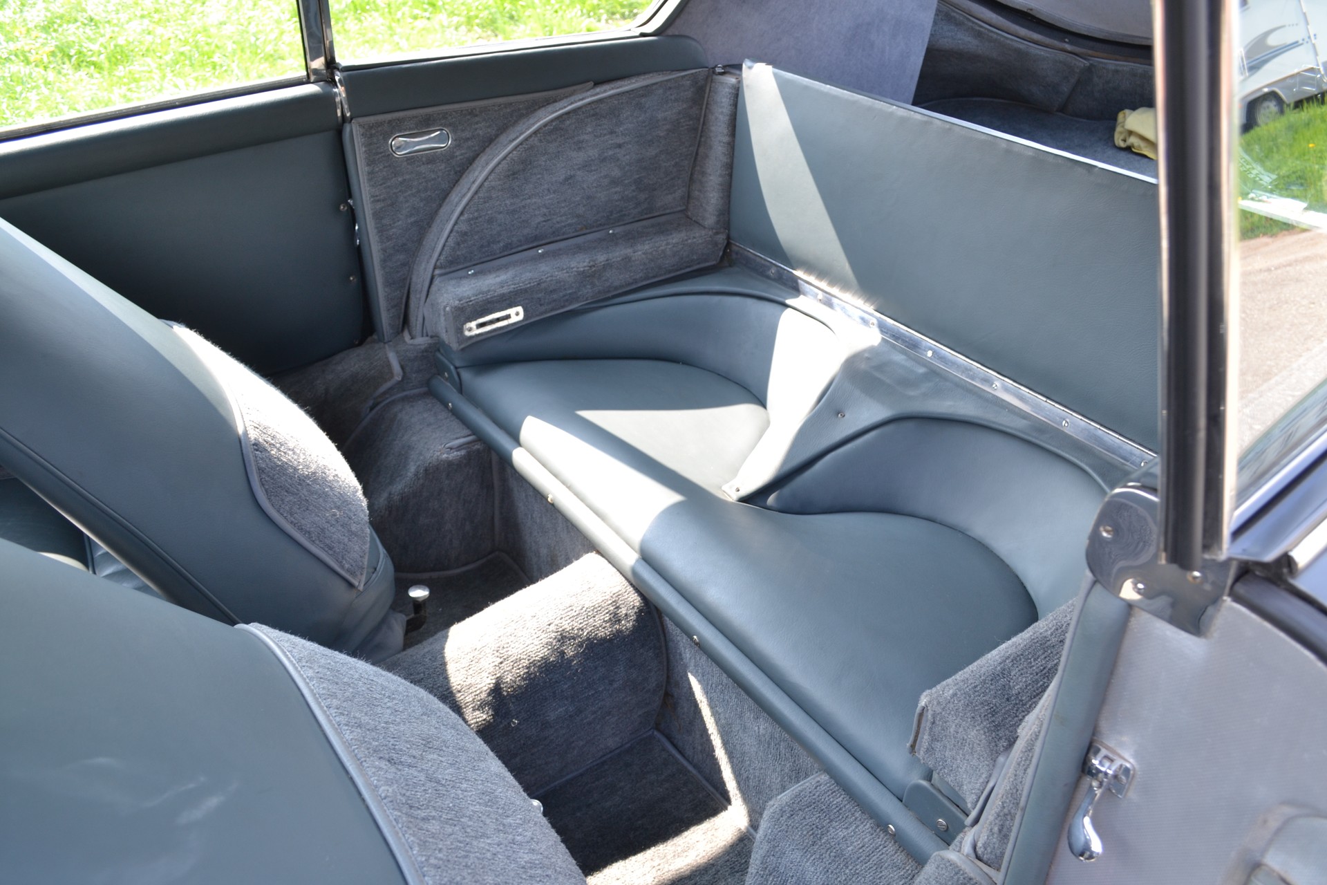 ASTON MARTIN DB 2 2/4 MK III-image-8