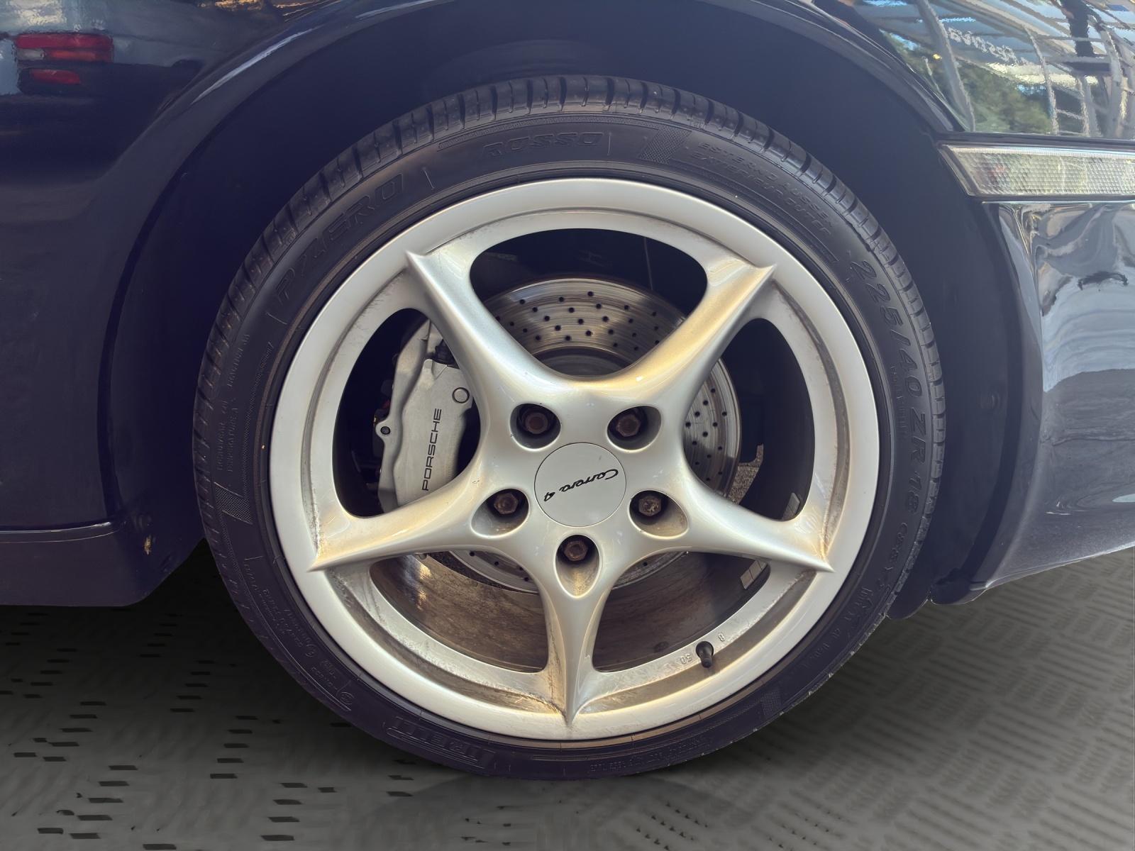 PORSCHE 911 Cabriolet 3.6 Carrera 4-image-11