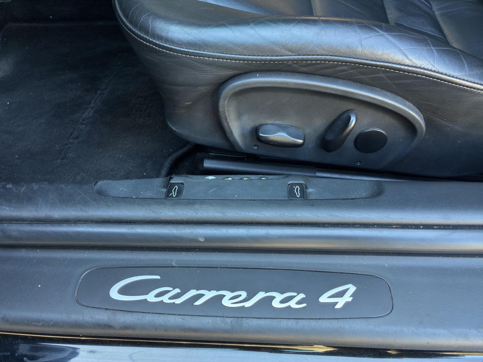 PORSCHE 911 Cabriolet 3.6 Carrera 4-image-9