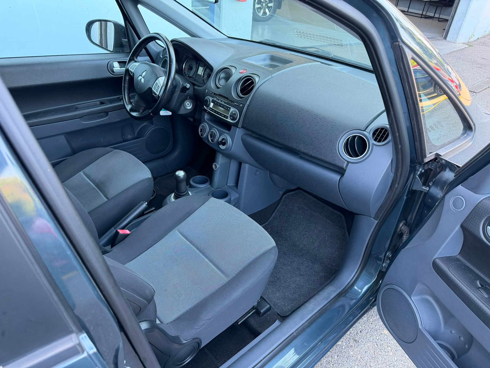 MITSUBISHI 1.3-image-6