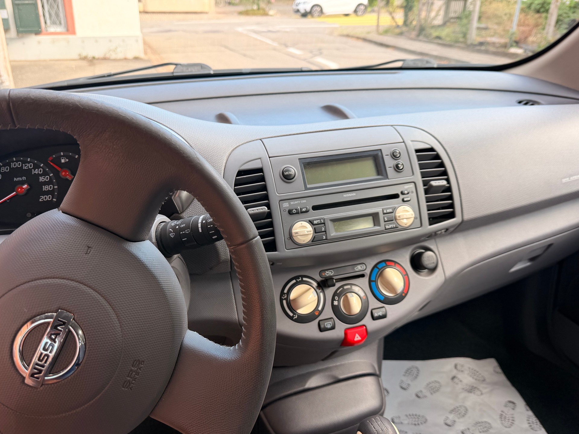 NISSAN Micra 1.4 acenta-image-4
