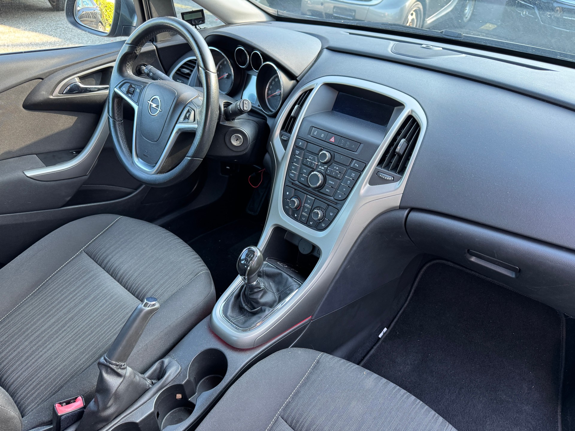 OPEL Astra 1.4i 16V Turbo Enjoy-image-11