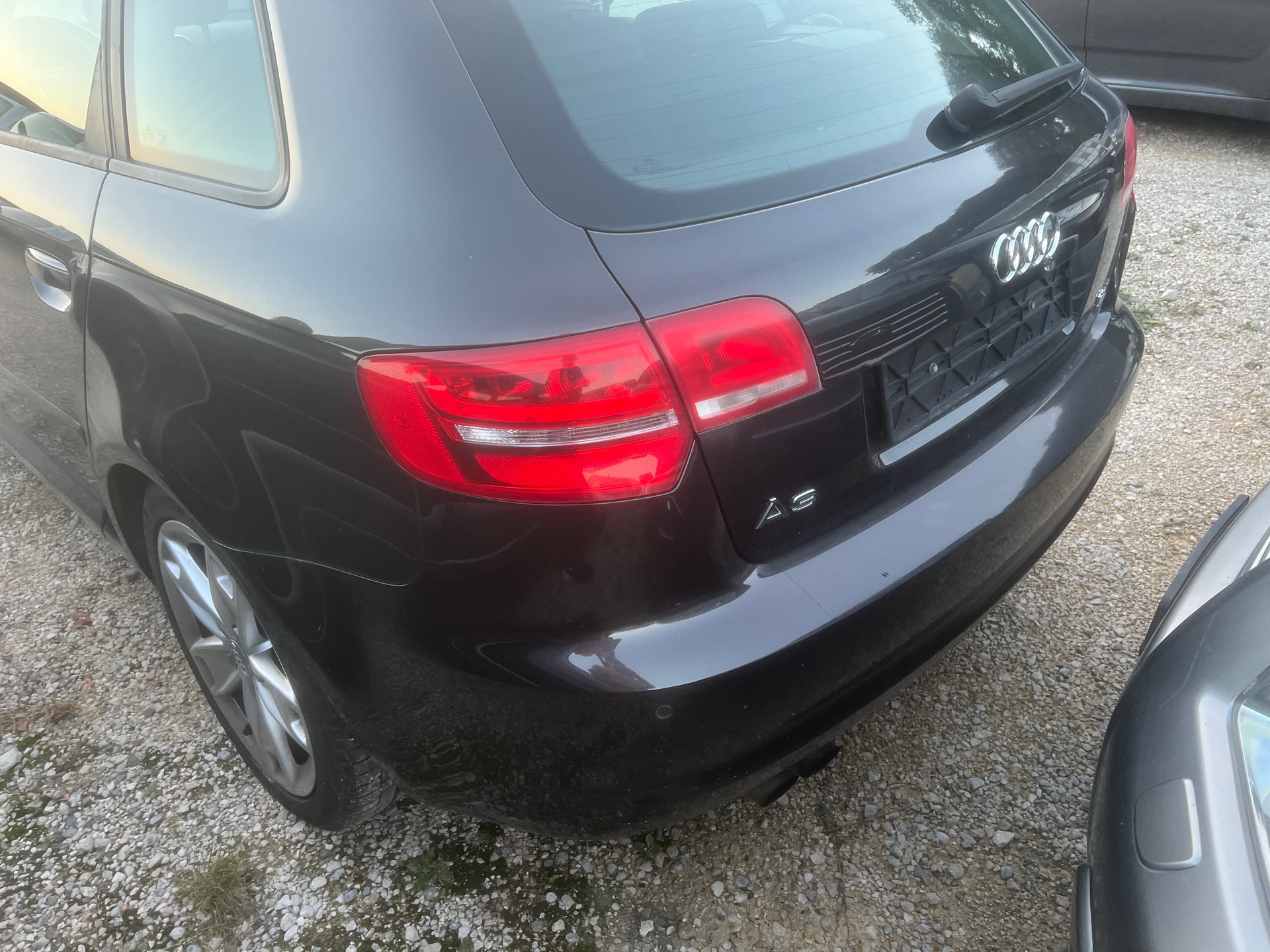 AUDI A3 Sportback 1.8 TFSI Ambiente quattro-image-4