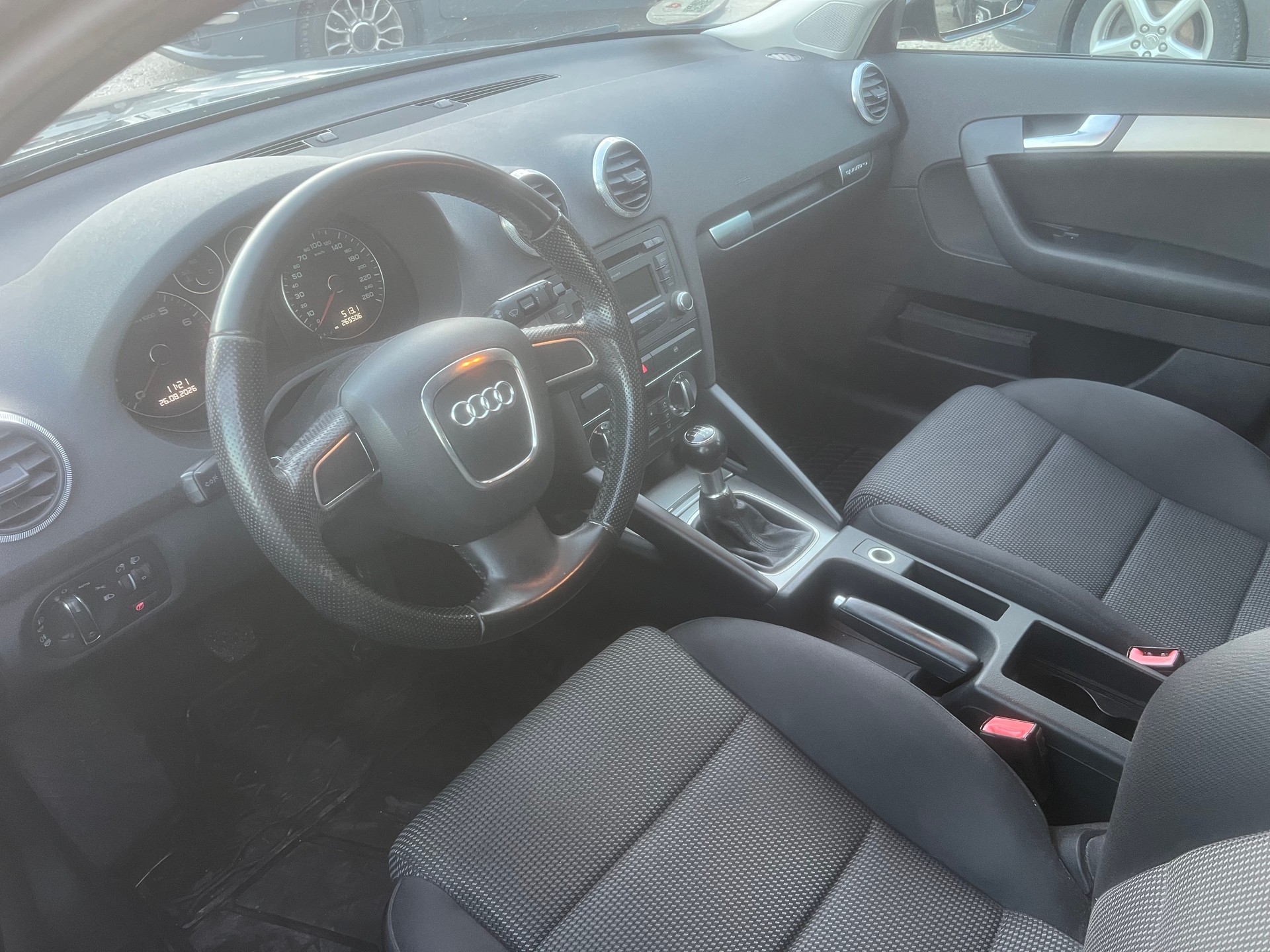 AUDI A3 Sportback 1.8 TFSI Ambiente quattro-image-6