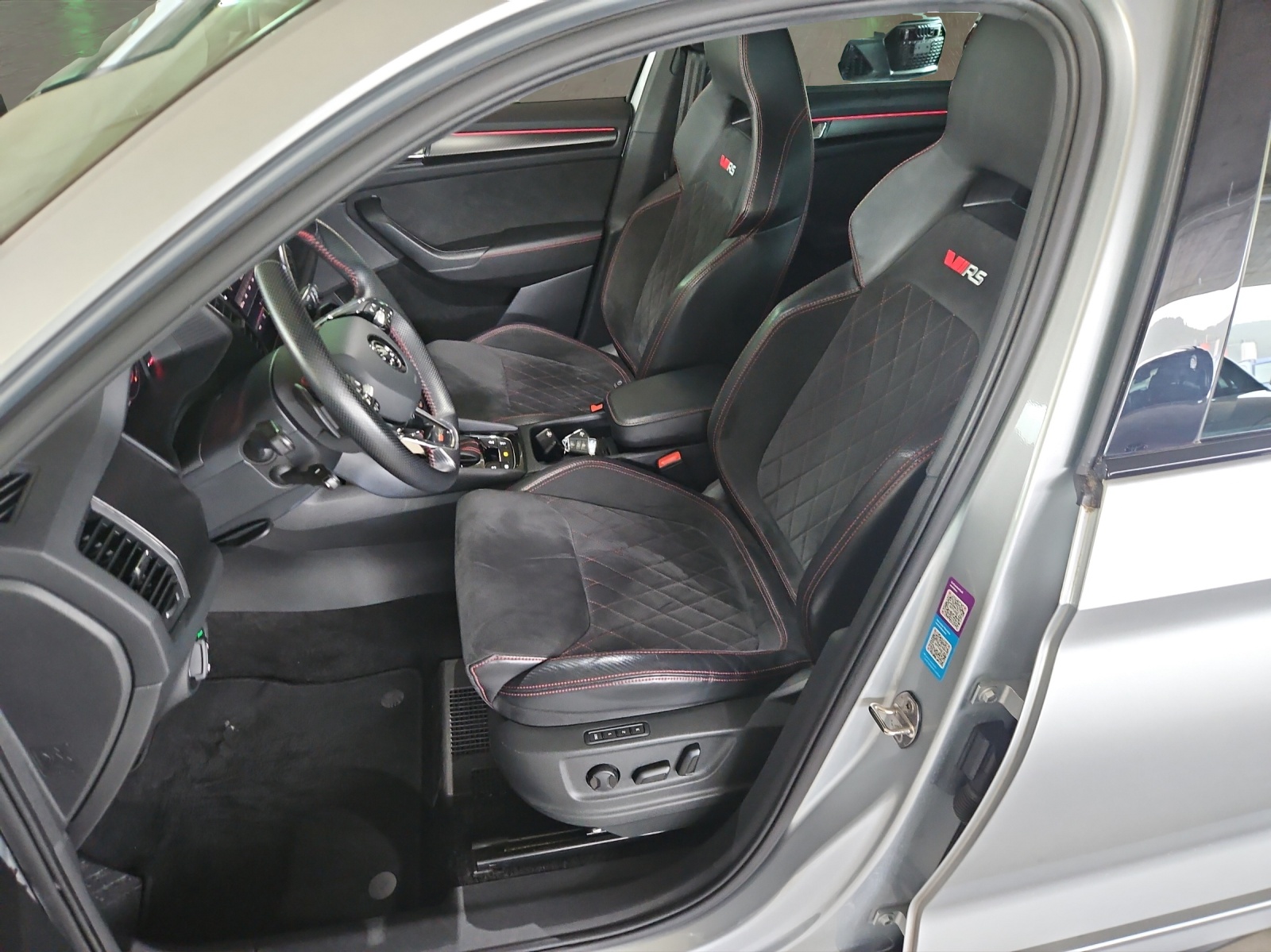 SKODA Kodiaq 2.0 Bi-TDI SCR RS 4x4 DSG-image-8
