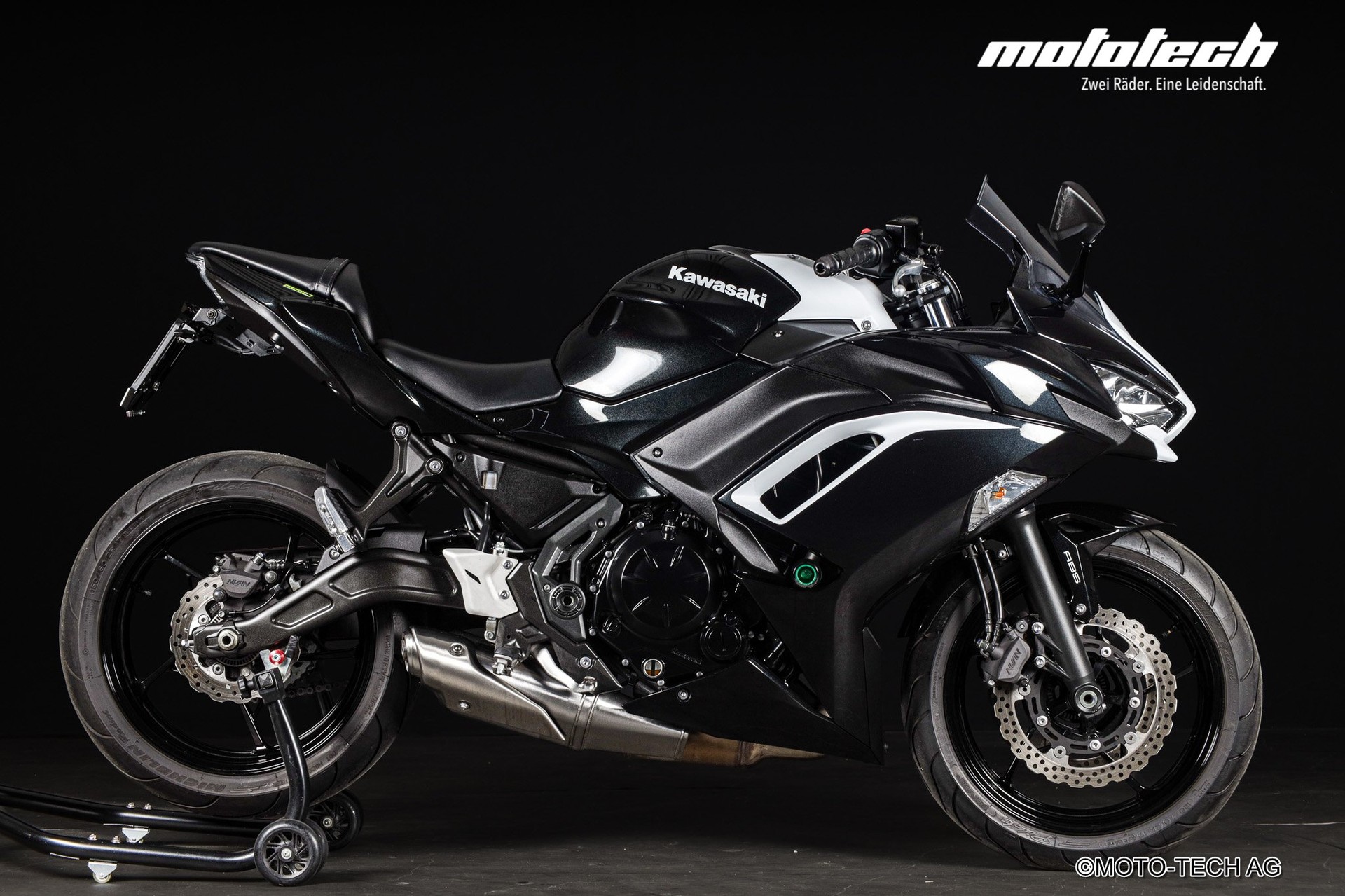 KAWASAKI Ninja 650 (35kW)-showroom-element-1