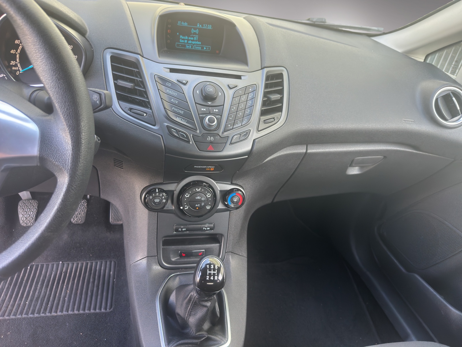 FORD Fiesta 1.0 SCTi Trend-image-11