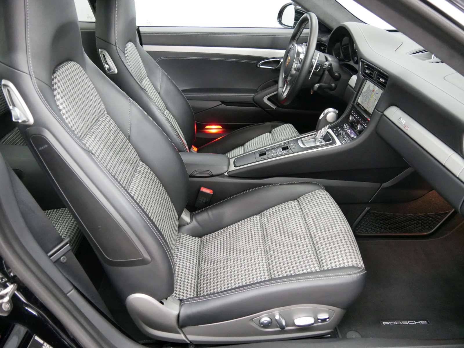 PORSCHE 911 Carrera S 50 Years PDK-image-13