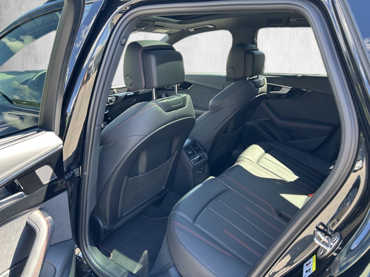 AUDI A4 Avant 45 TFSI S line S-tronic quattro-image-9