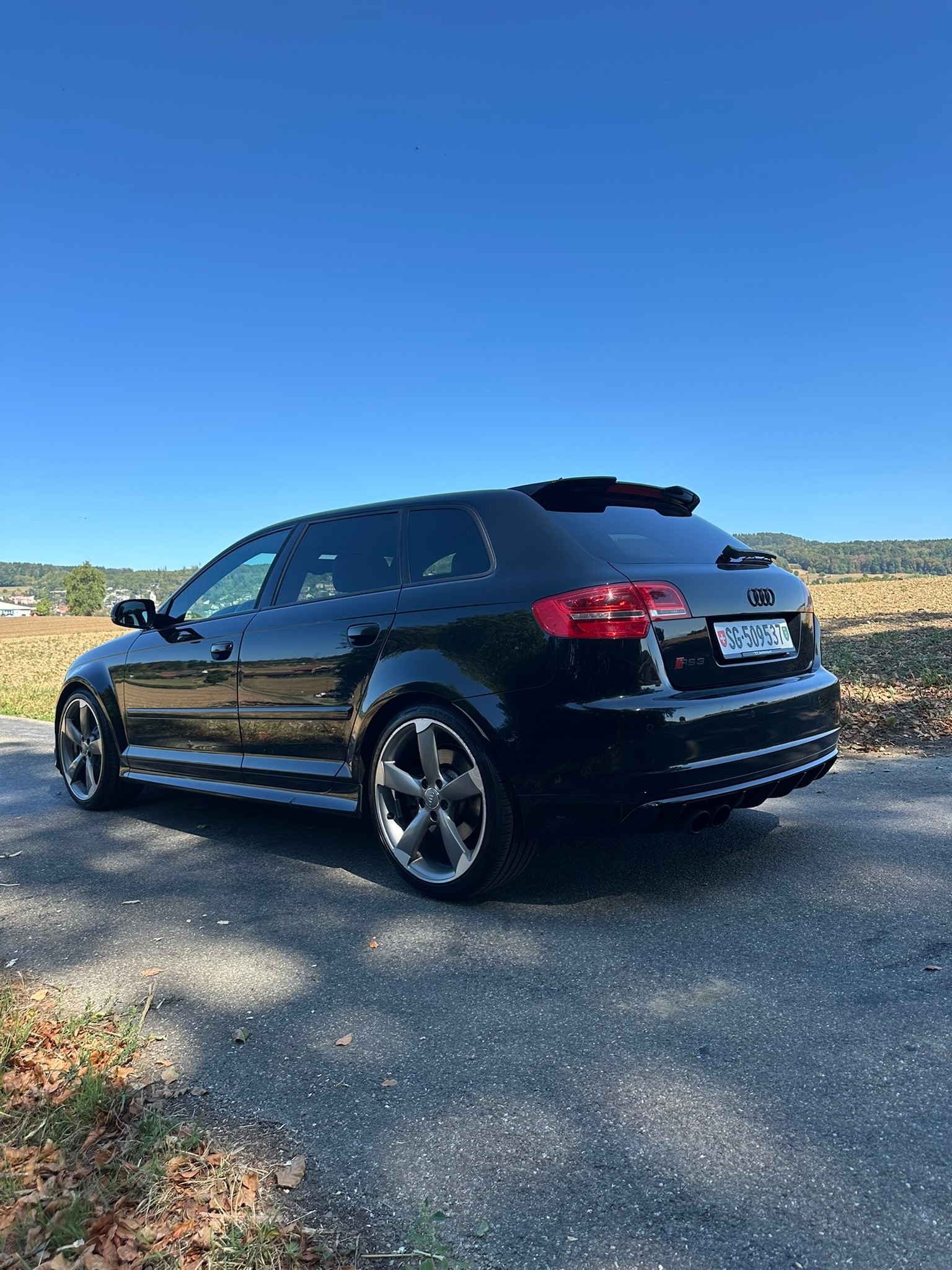 AUDI 2.5 T FSI quattro S-Tronic-image-5