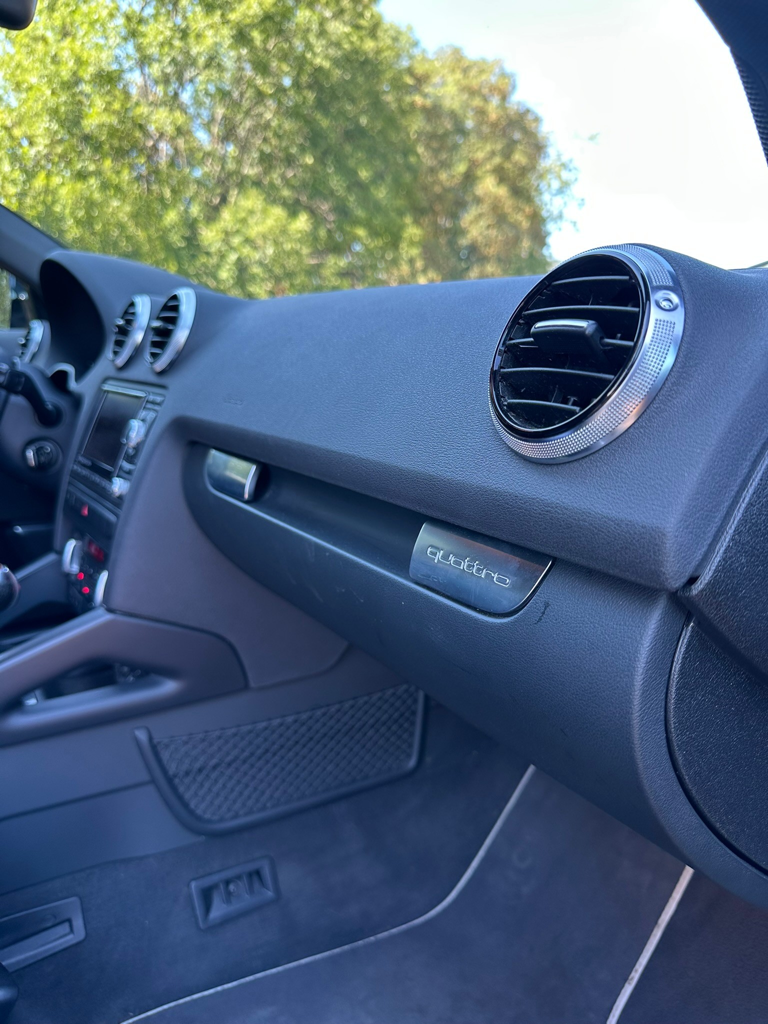 AUDI 2.5 T FSI quattro S-Tronic-image-12