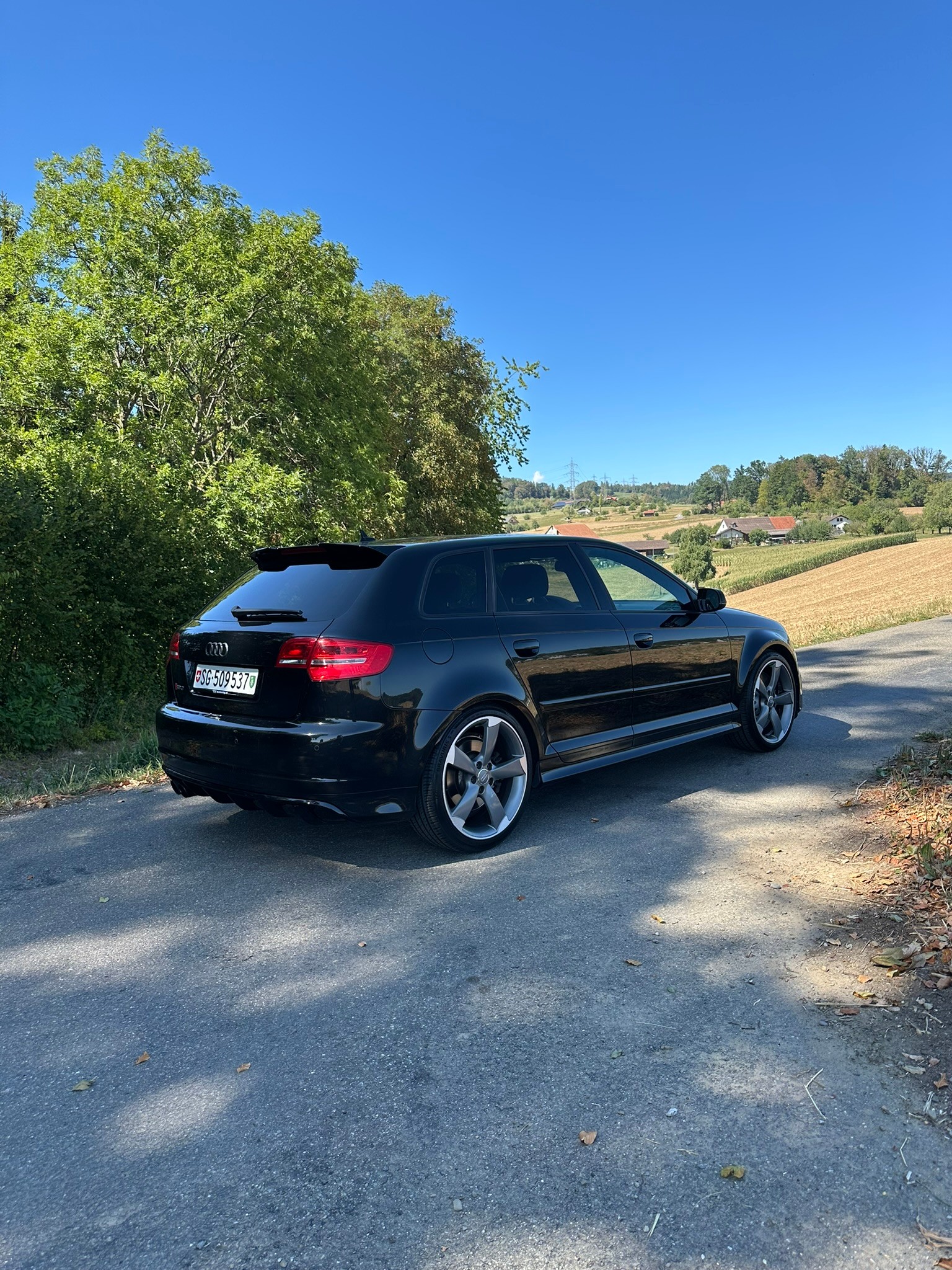 AUDI 2.5 T FSI quattro S-Tronic-image-3