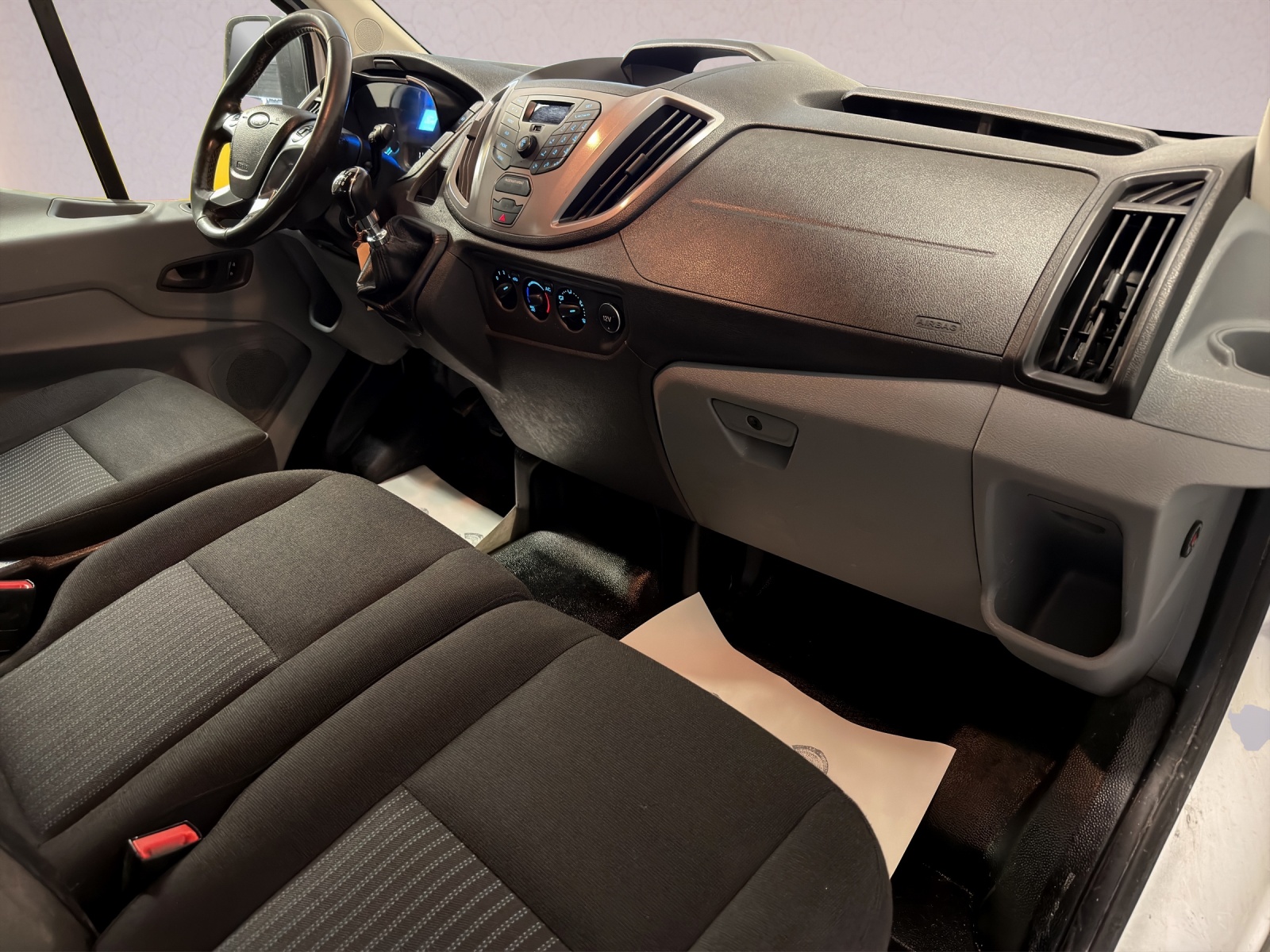 FORD Transit 350 L4 Trend 2.0 TDCi 130 RWD-image-11