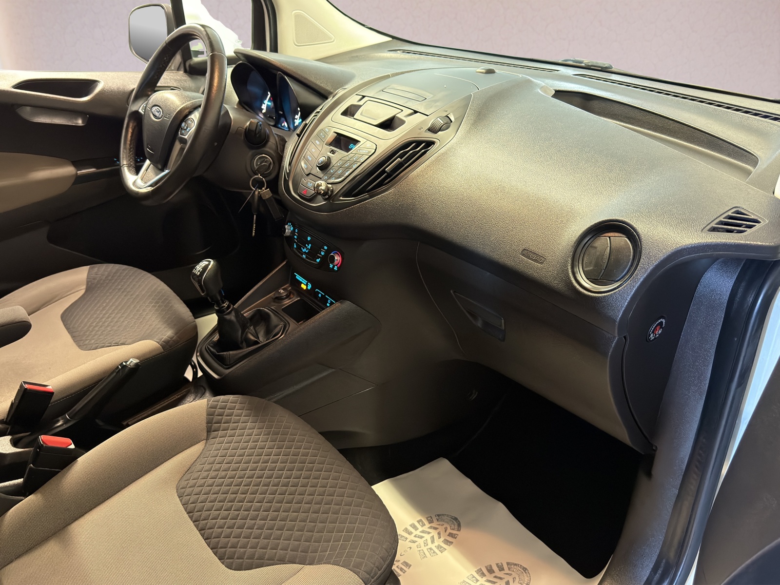 FORD Transit 350 L4 Trend 2.0 TDCi 130 RWD-image-7
