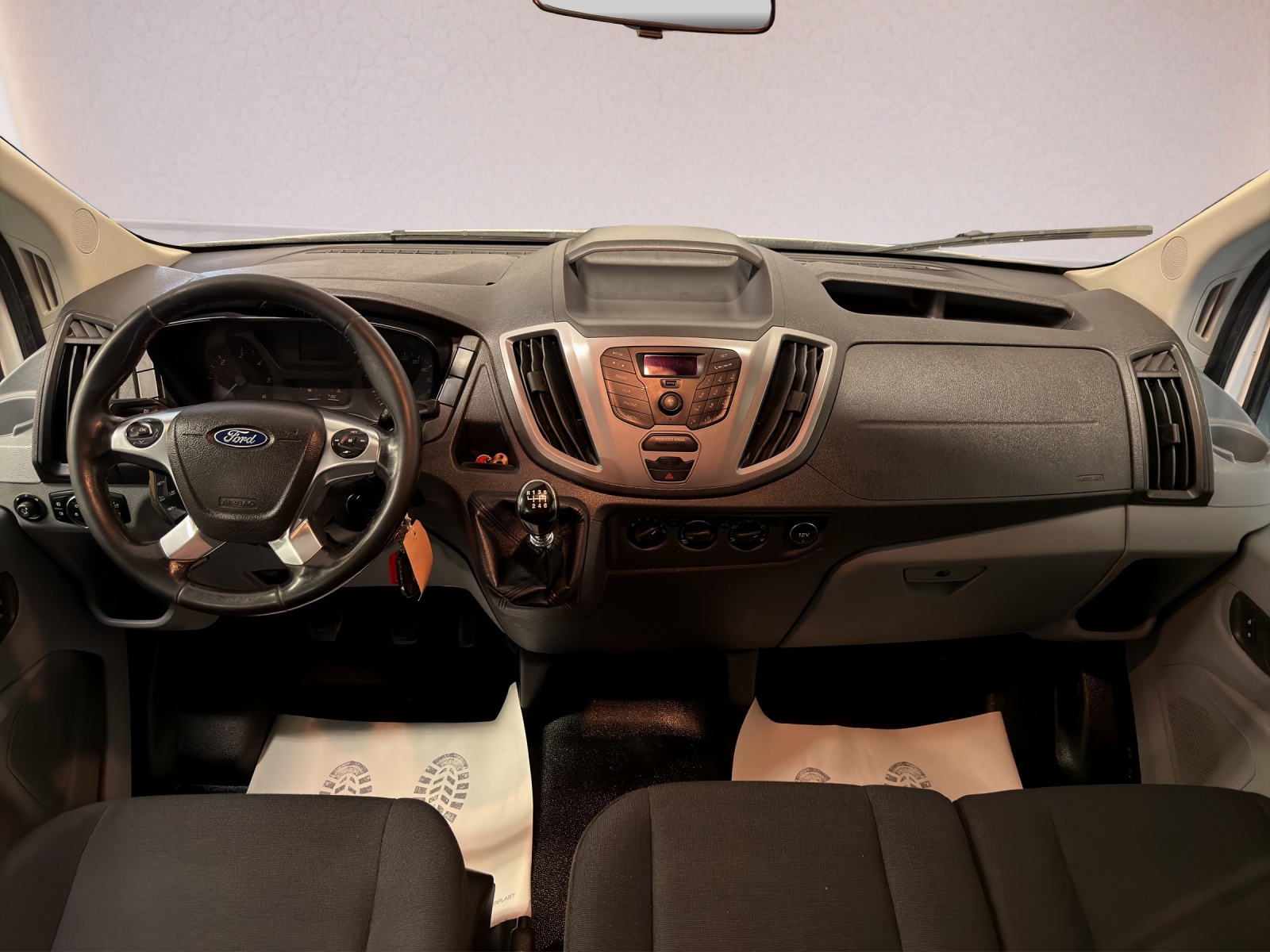 FORD Transit 350 L4 Trend 2.0 TDCi 130 RWD-image-12