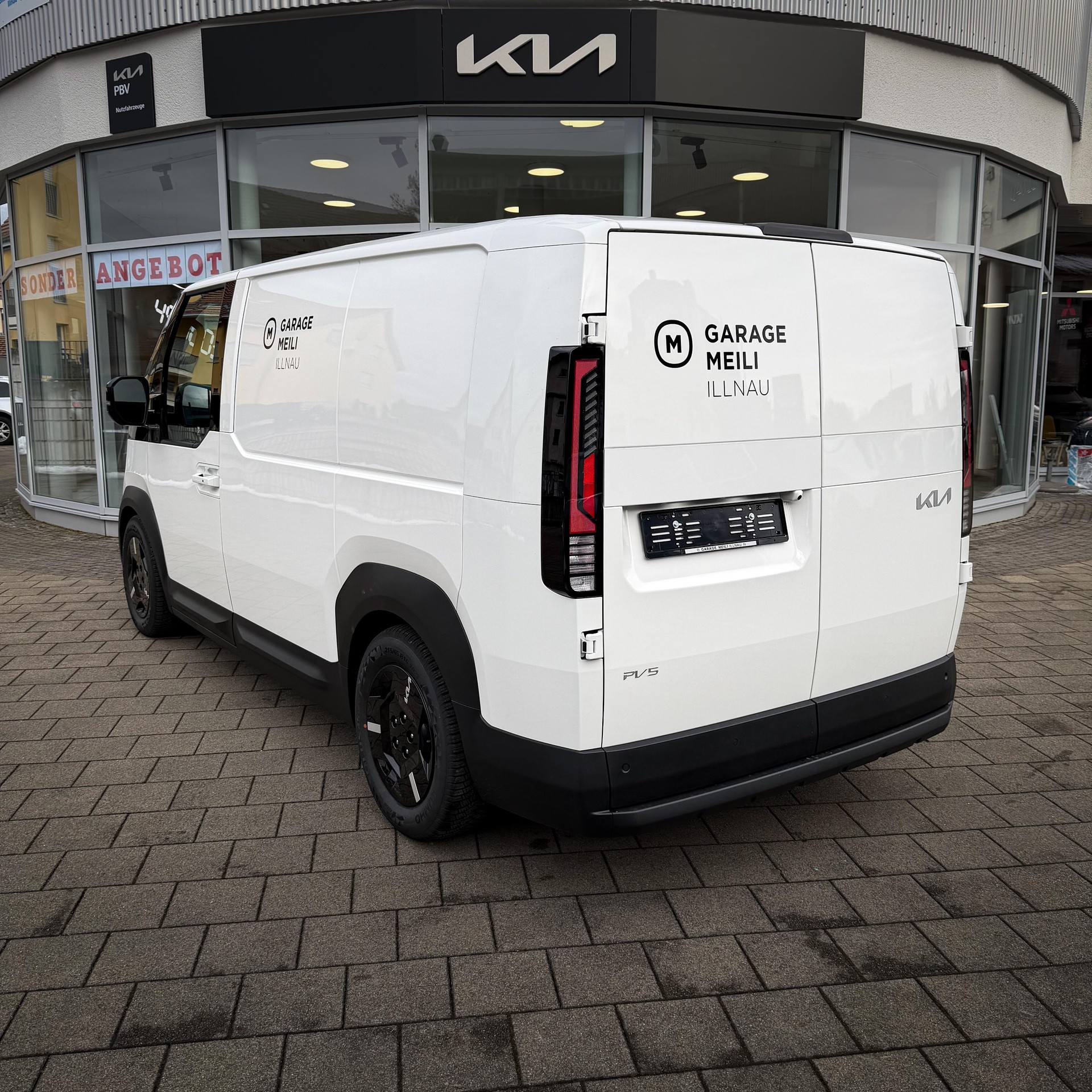 KIA PV5 Cargo 51.5 kWh Plus-showroom-element-1