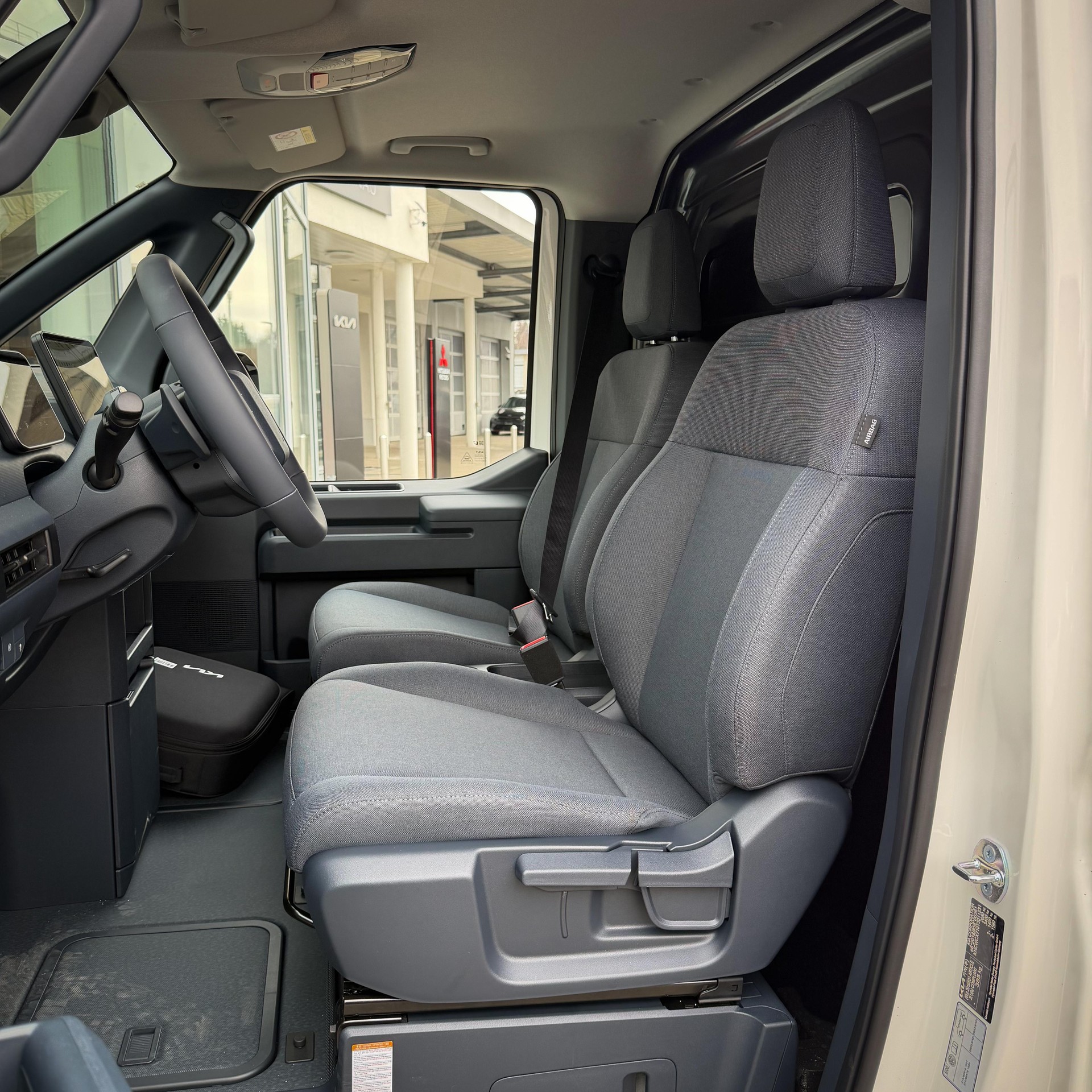 KIA PV5 Cargo 51.5 kWh Plus-image-9