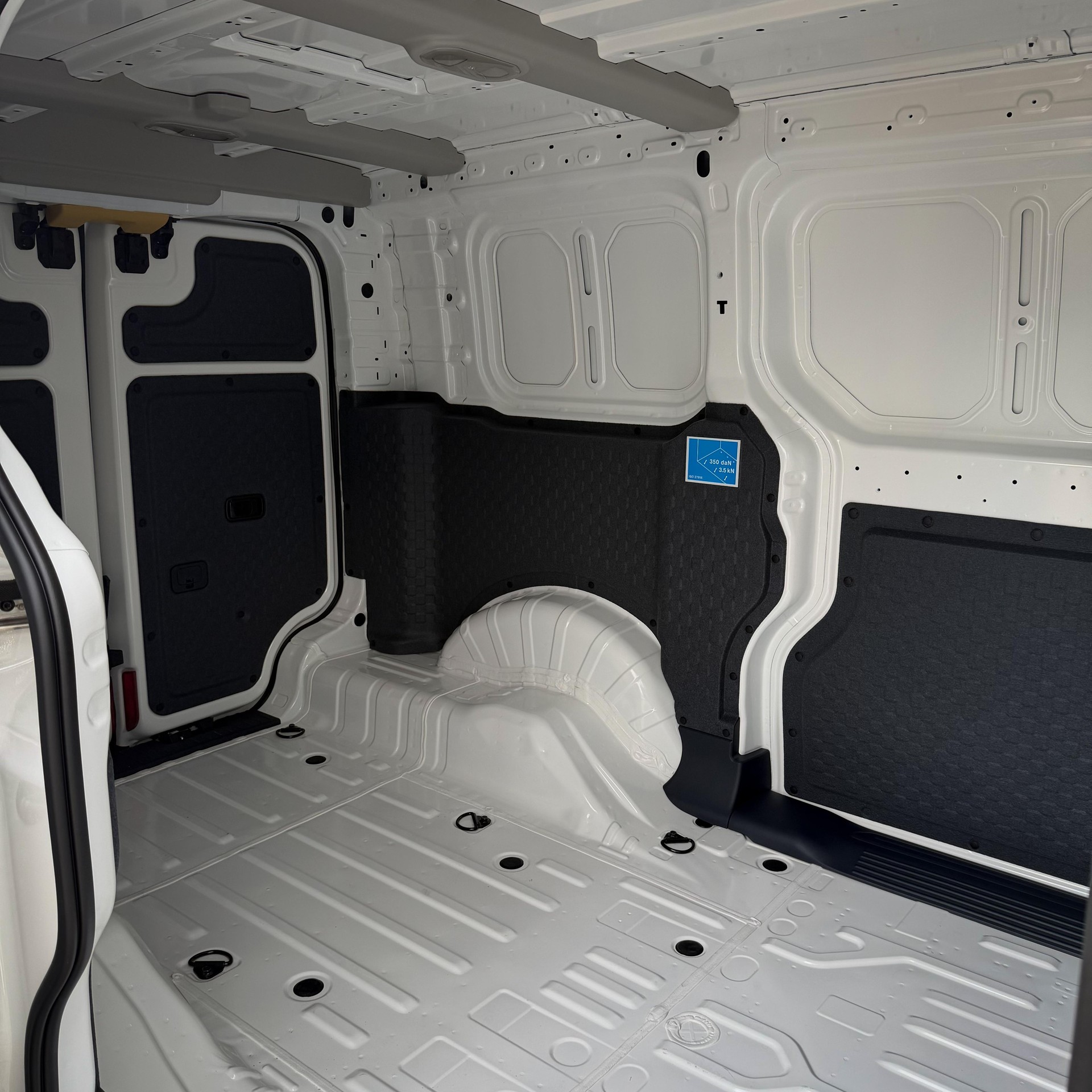 KIA PV5 Cargo 51.5 kWh Plus-image-14
