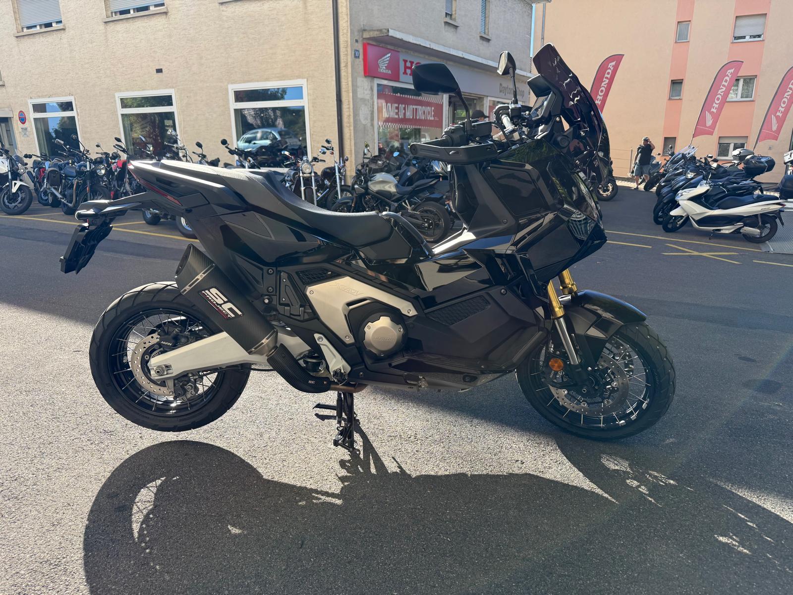HONDA X-ADV 750-showroom-element-3