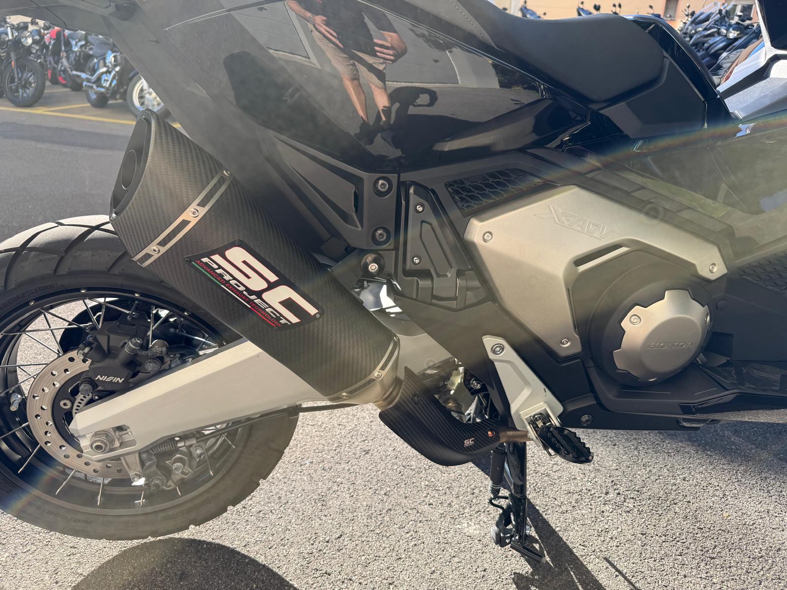 HONDA X-ADV 750-image-10