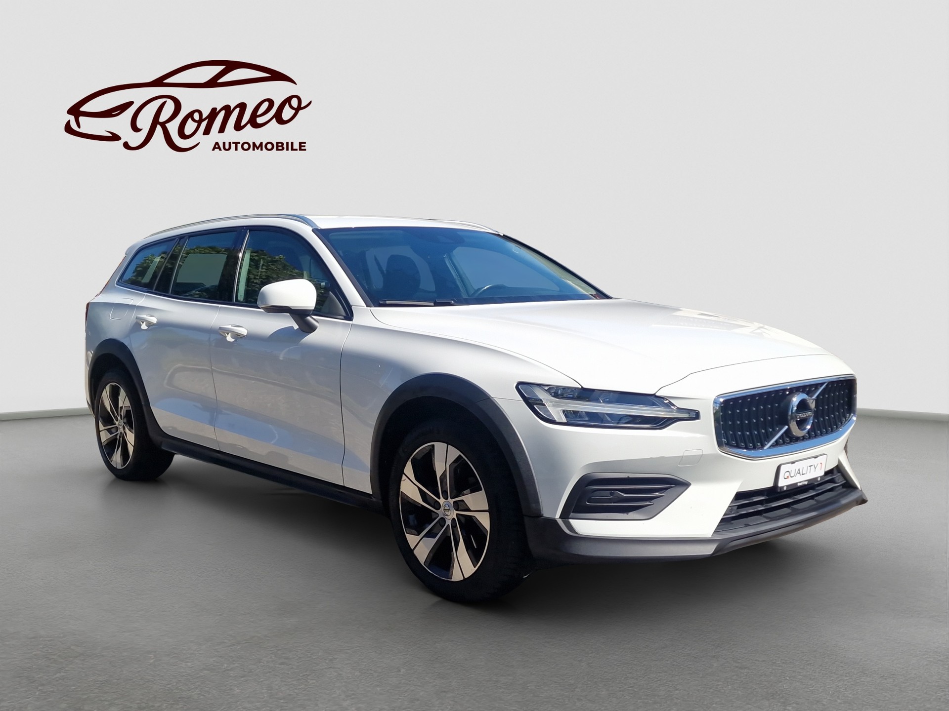 VOLVO V60 Cross Country B4 Diesel Mild Hybrid AWD Geartronic ** Ab MFK und Service ** CH-Auto ** 1. Hand **-image-5