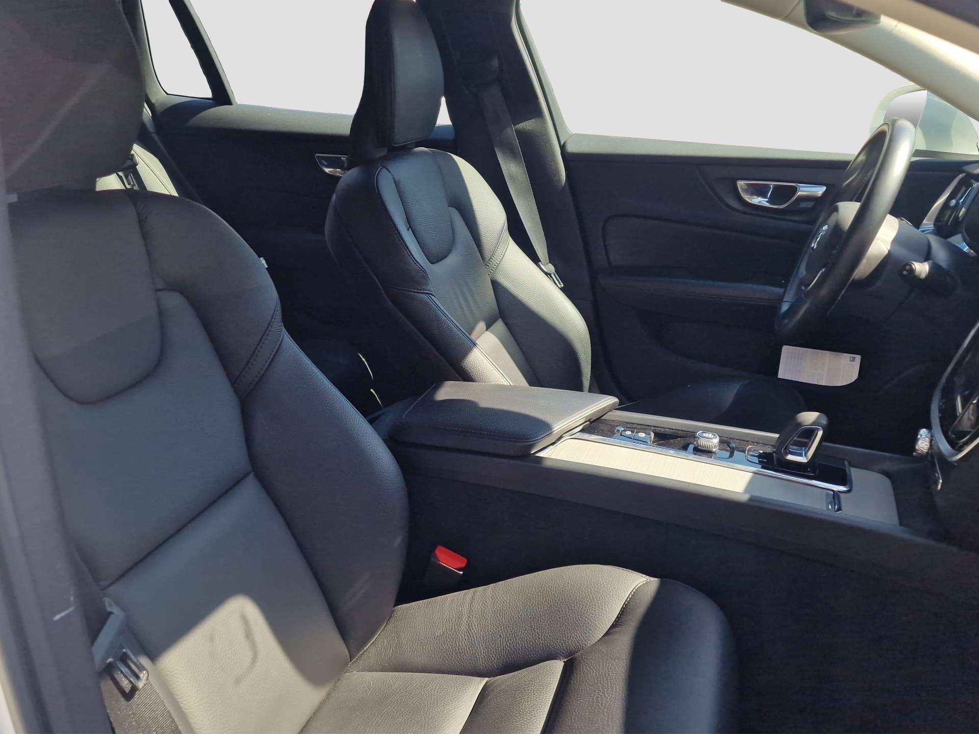 VOLVO V60 Cross Country B4 Diesel Mild Hybrid AWD Geartronic ** Ab MFK und Service ** CH-Auto ** 1. Hand **-image-13