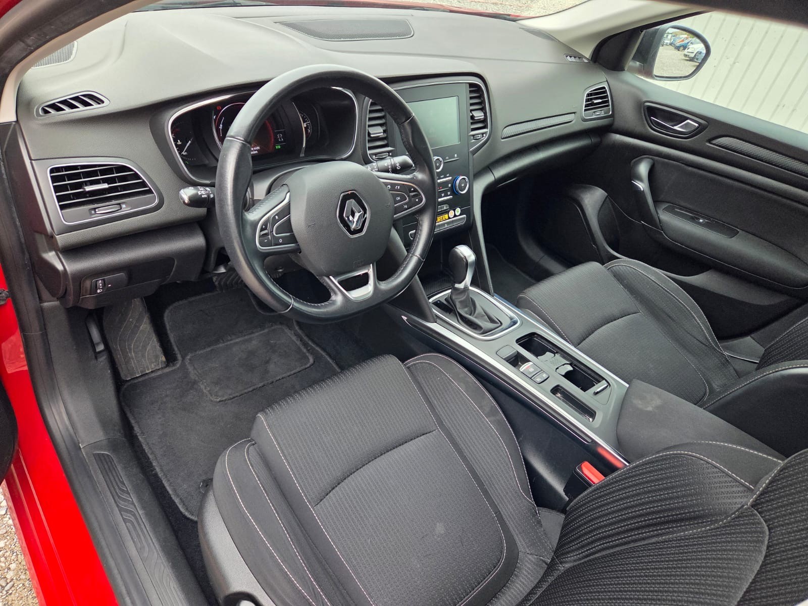 RENAULT Mégane Grandtour 1.5 dCi Business EDC-image-9
