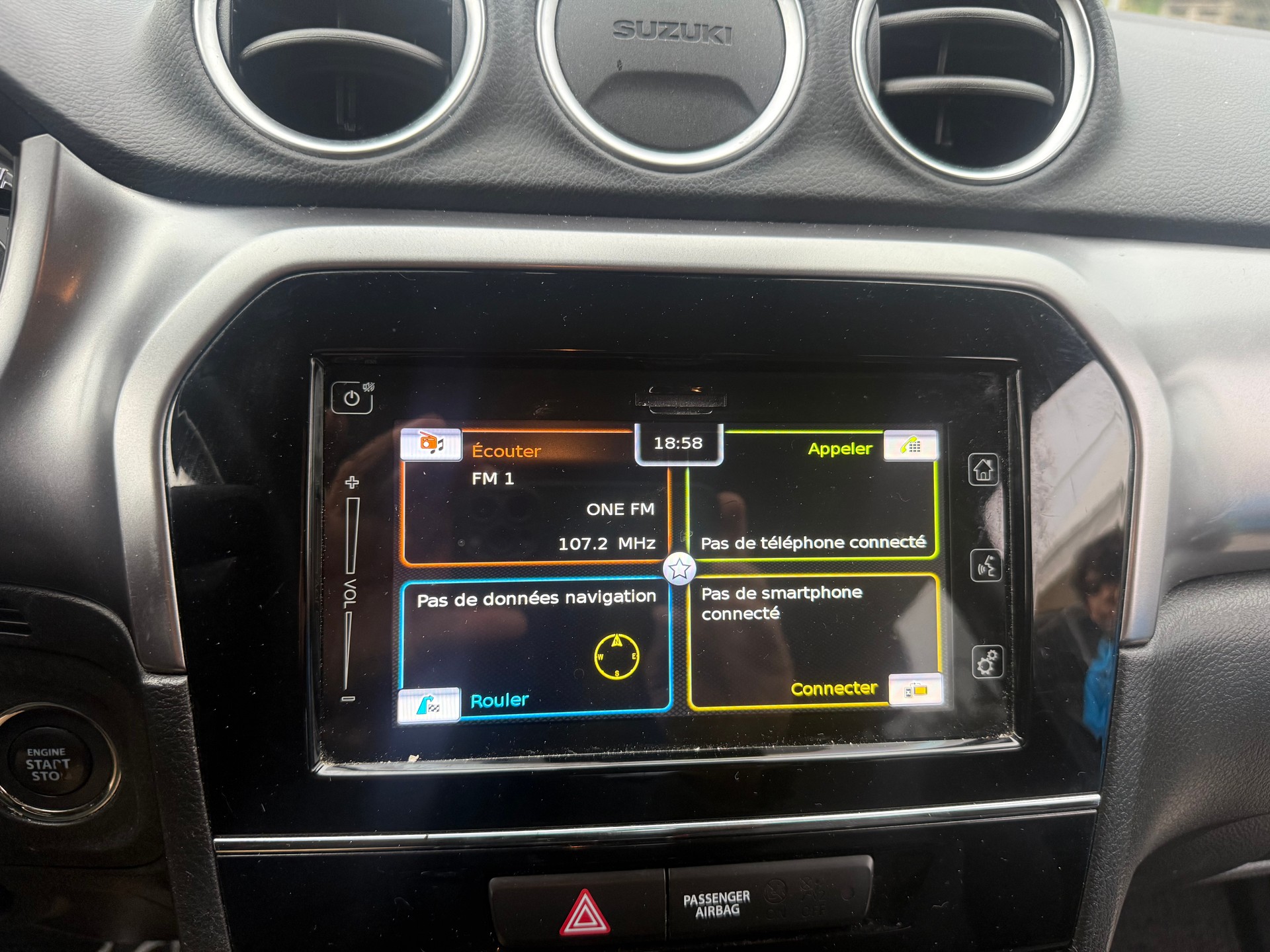 SUZUKI Vitara 1.5 Hybrid Compact + 4x4 AGS-image-10