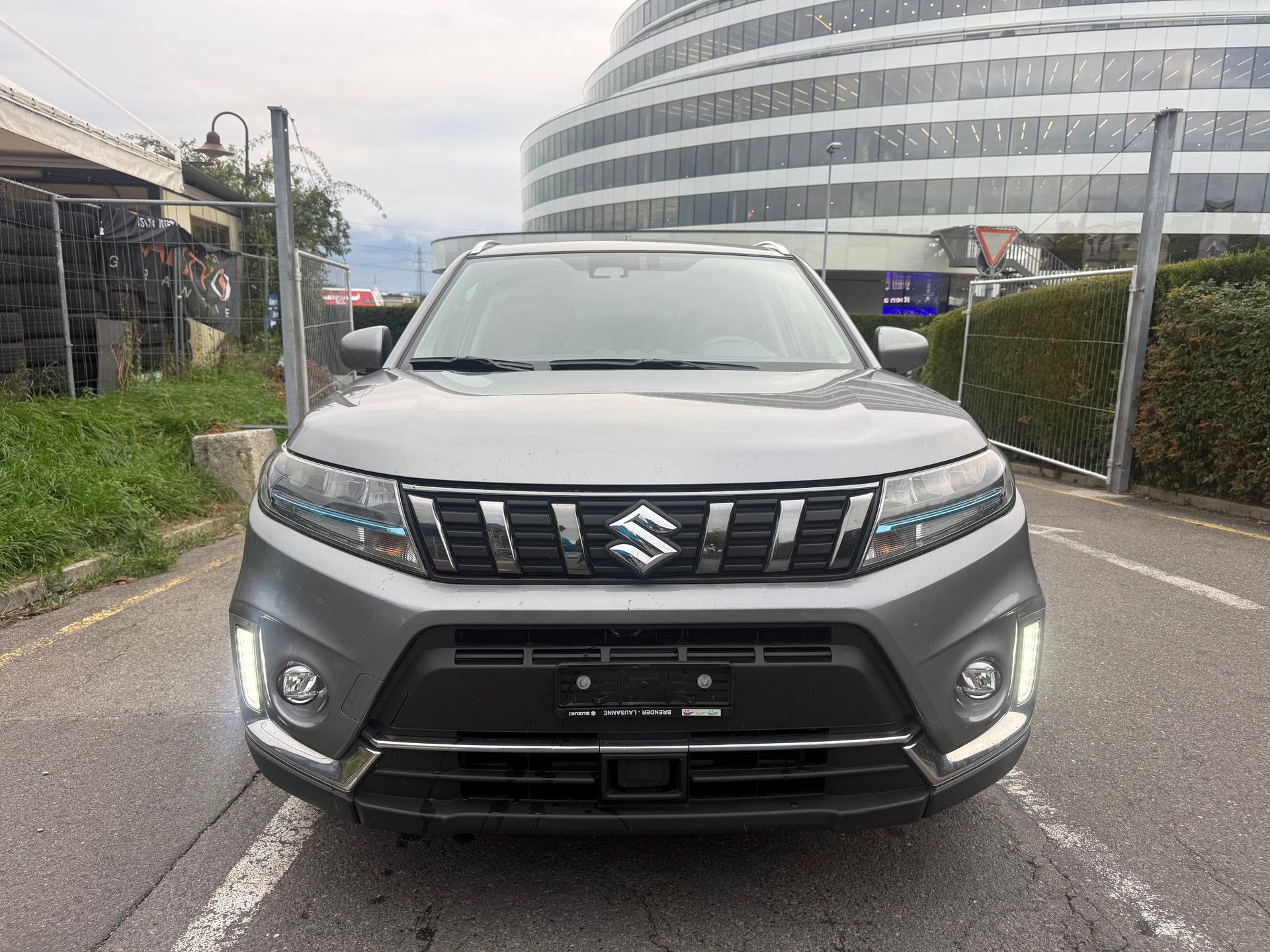 SUZUKI Vitara 1.5 Hybrid Compact + 4x4 AGS-image-1
