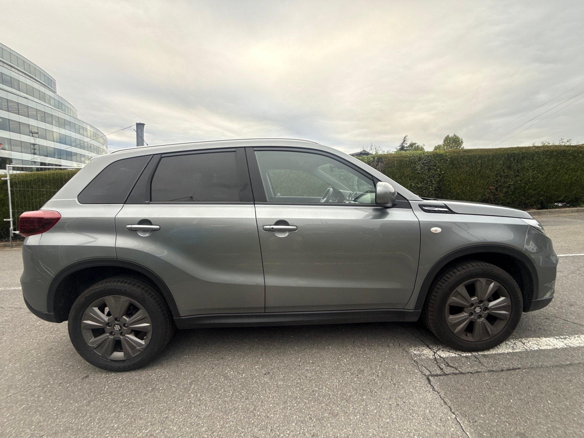 SUZUKI Vitara 1.5 Hybrid Compact + 4x4 AGS-image-7