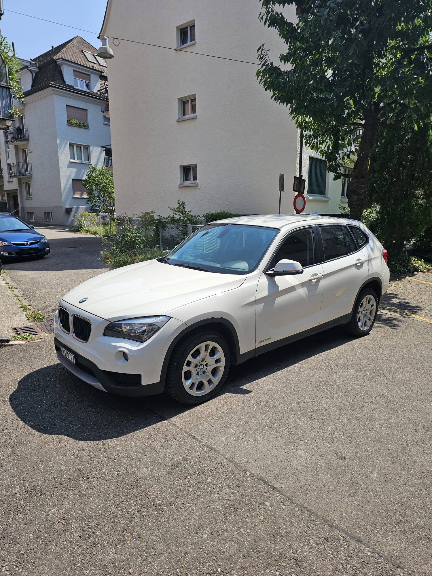 BMW 18d xDrive-image-0