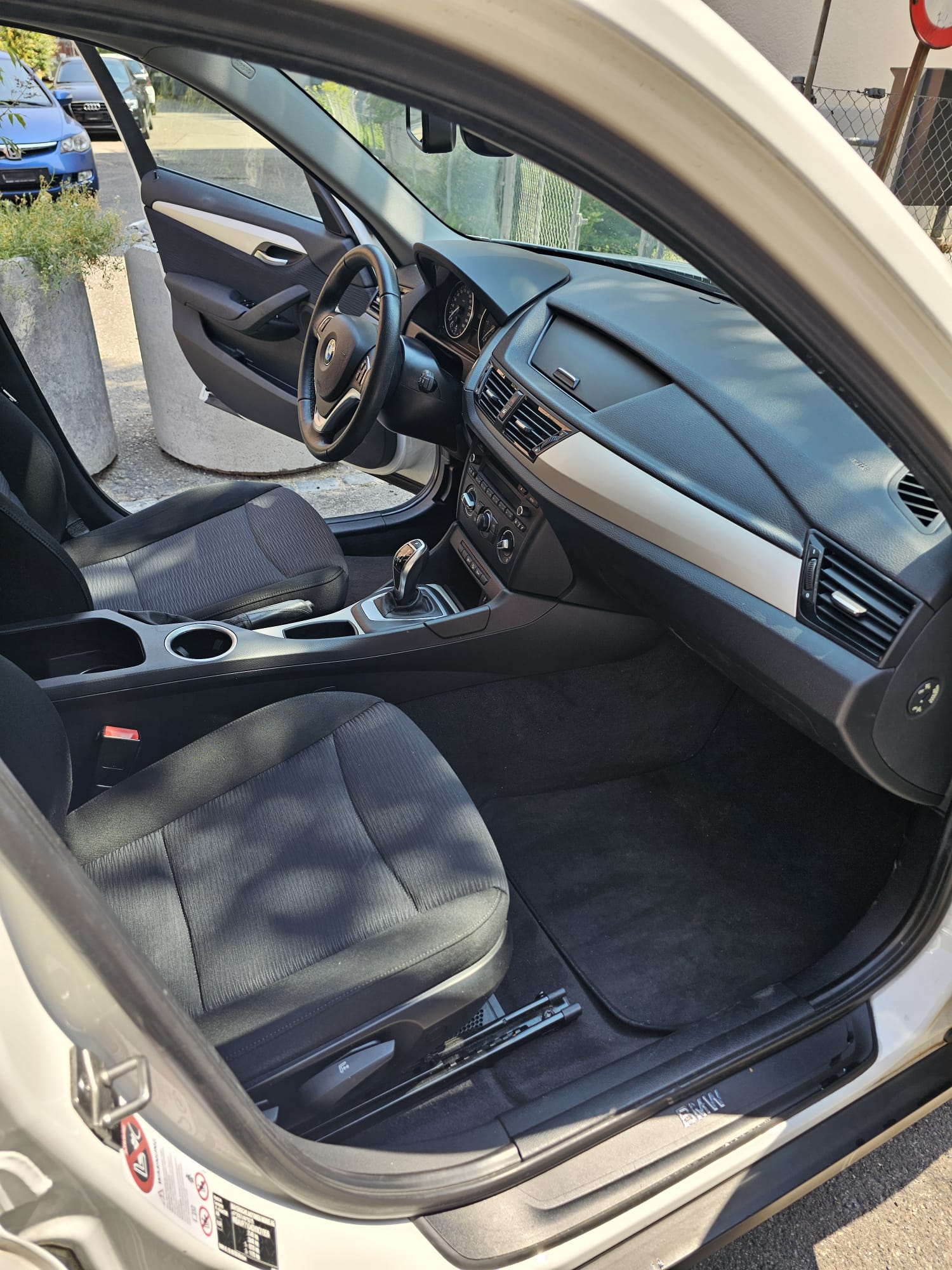 BMW 18d xDrive-image-5