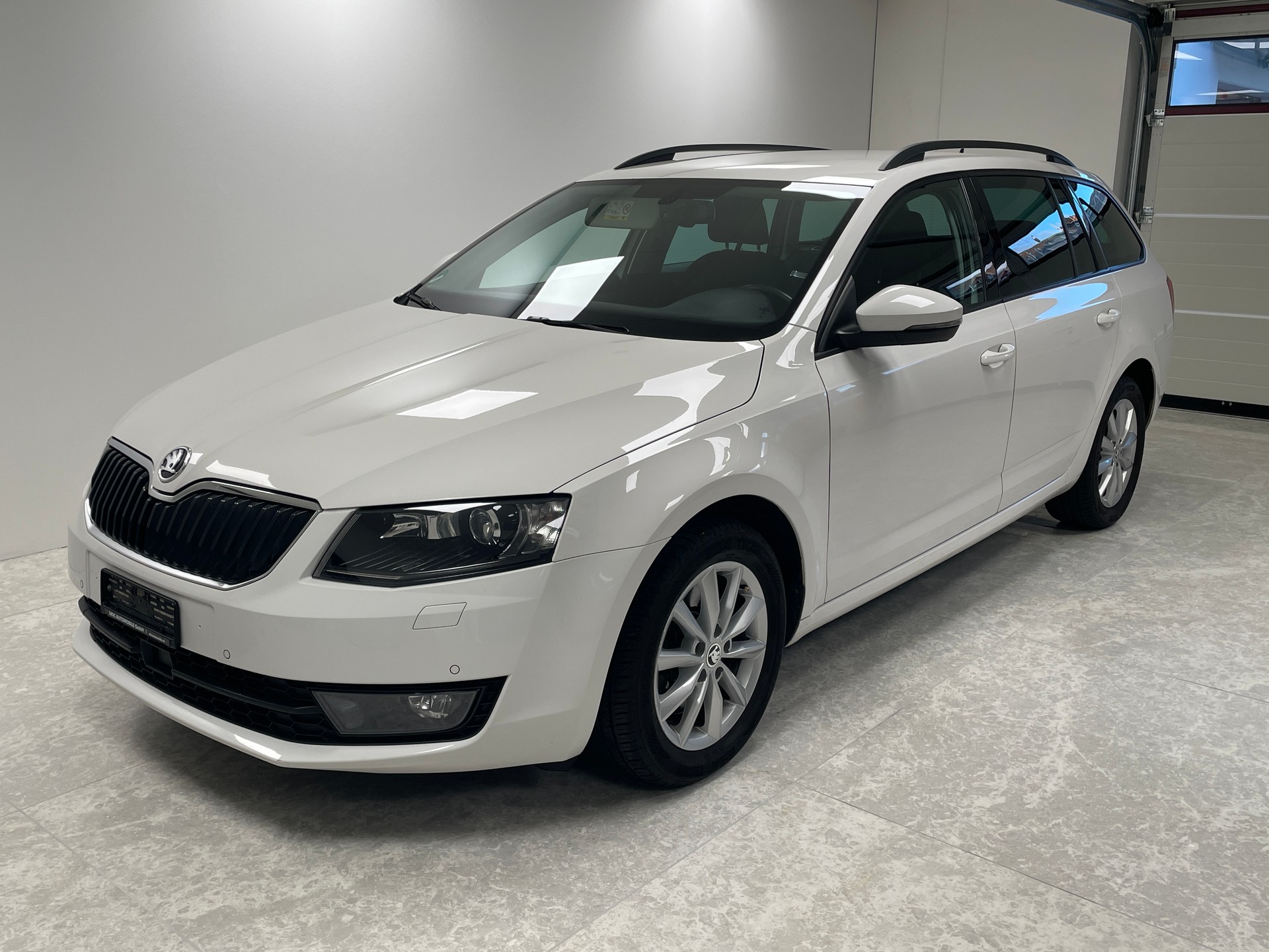 SKODA Octavia Combi 2.0 TDI Style 4x4 DSG-image-0