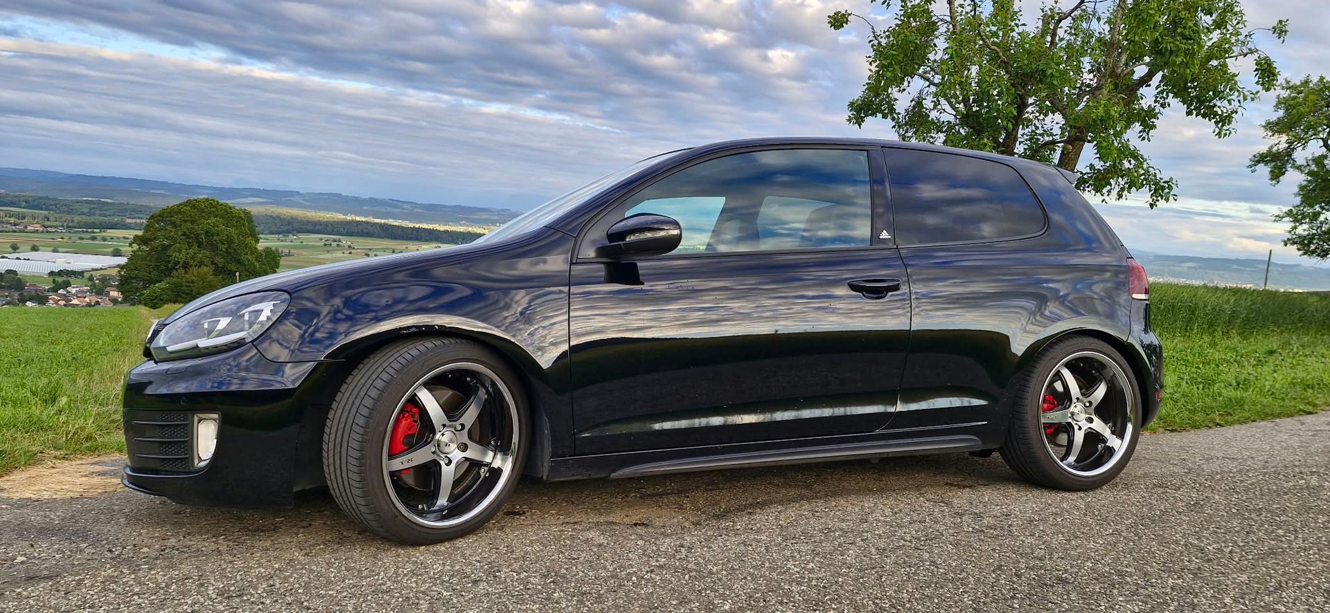 VW 2.0 TSI GTI Adidas-image-2