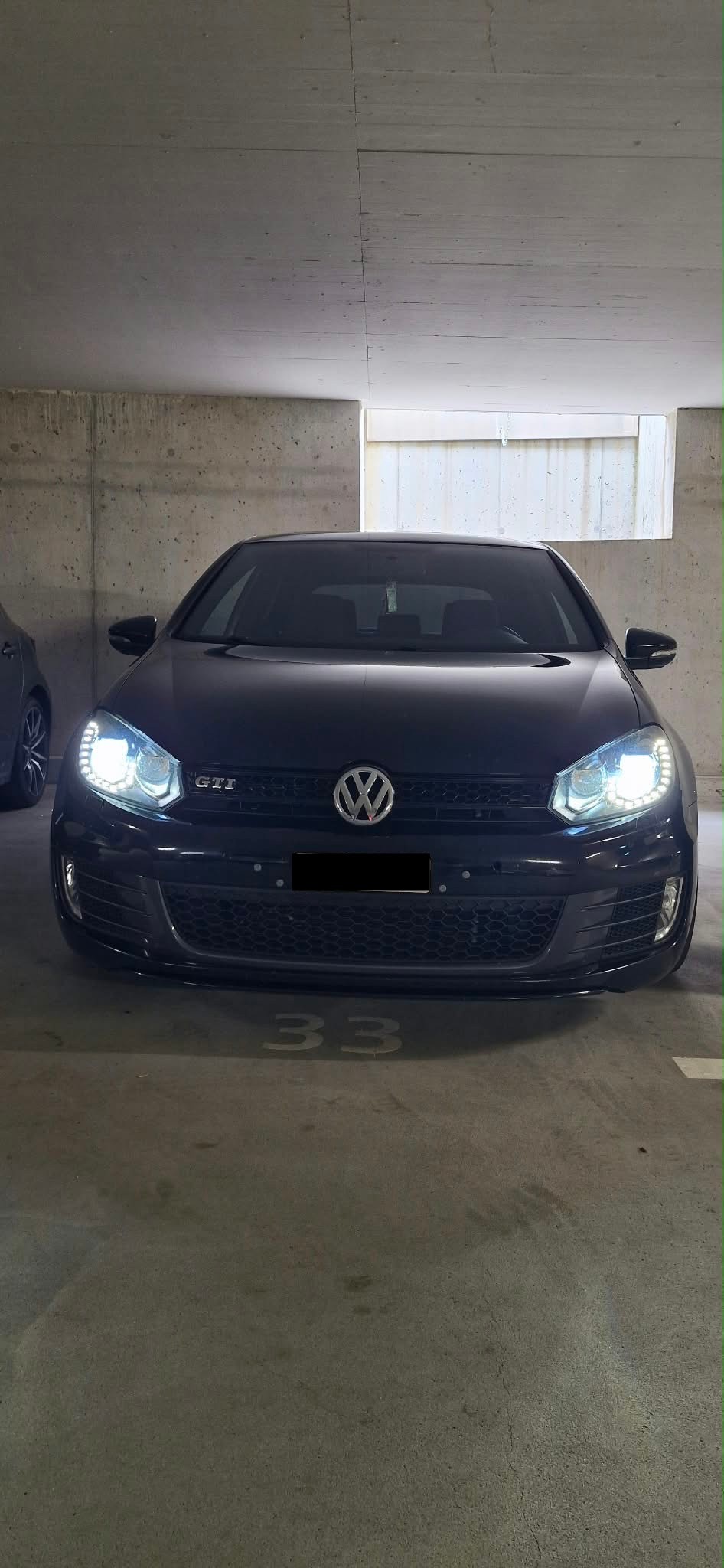 VW 2.0 TSI GTI Adidas-image-3