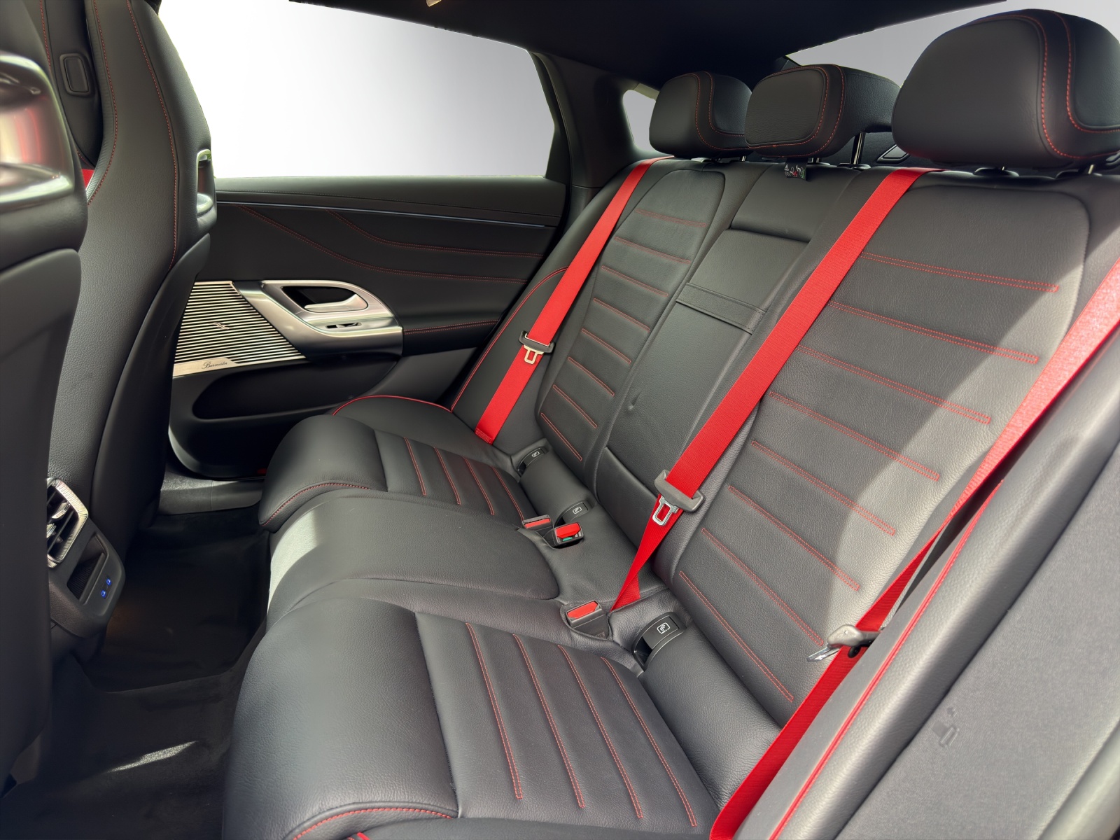Image MERCEDES-BENZ C-400 C 400 4M EQ