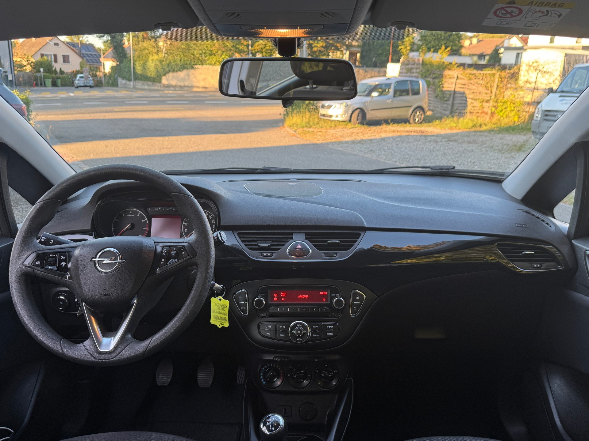 OPEL Corsa 1.4 TP Enjoy-image-13
