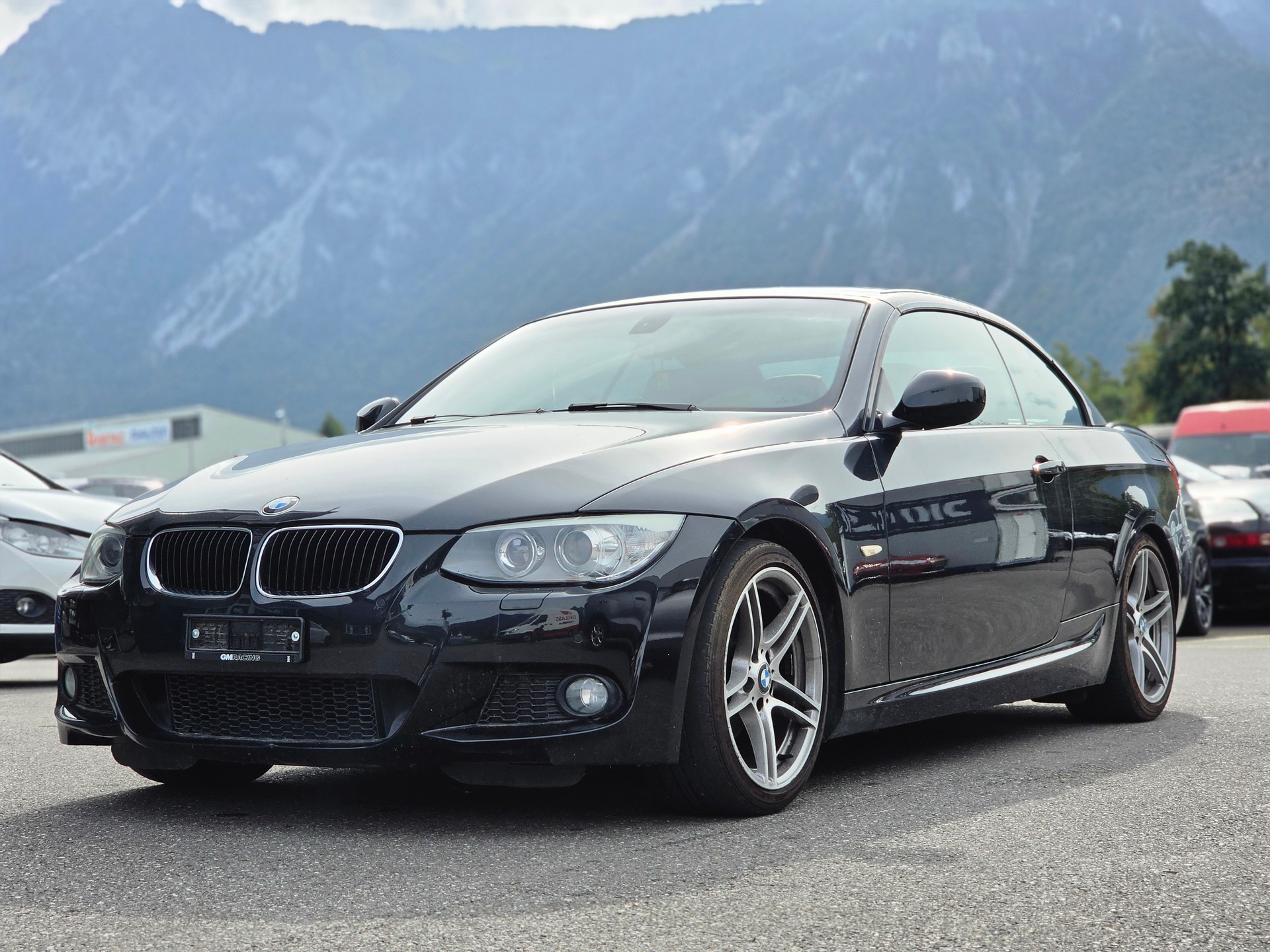BMW 320i Cabriolet-image-3