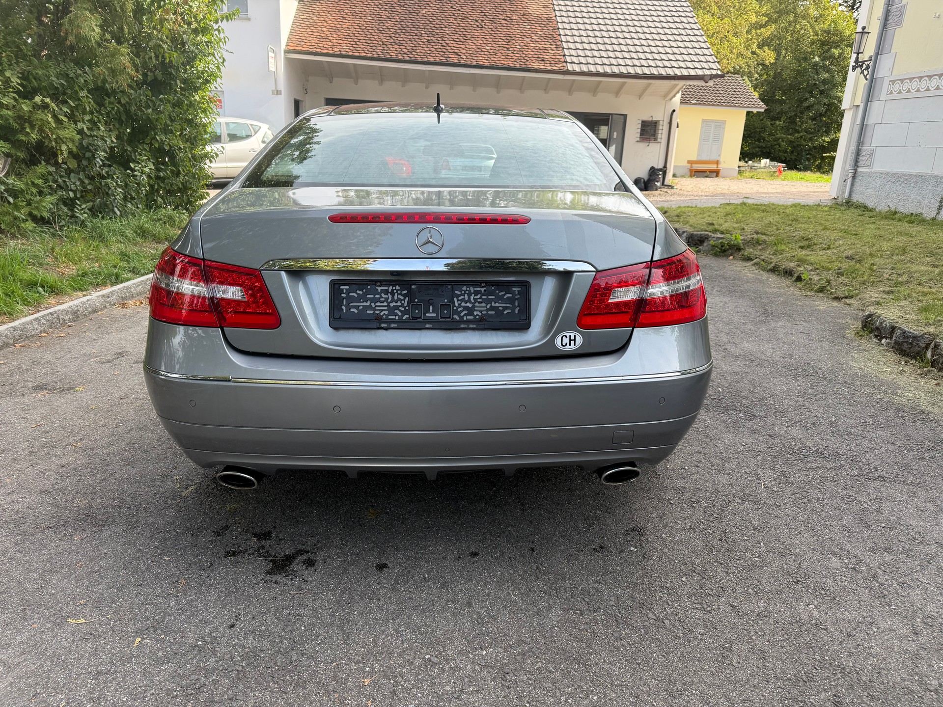 MERCEDES-BENZ E 350 CGI BlueEfficiency 7G-Tronic-image-4